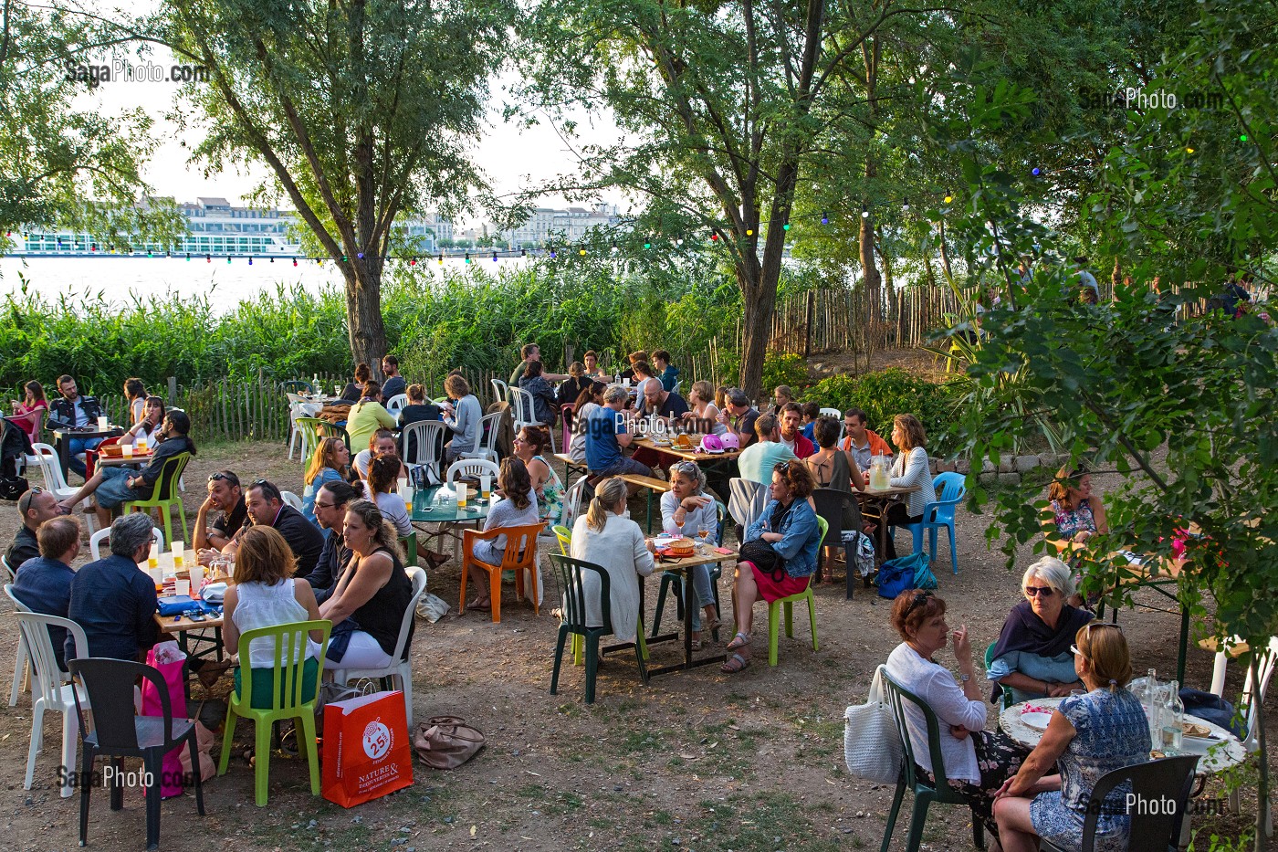 LA GUINGUETTE DE CHEZ ALRIQ, QUAI DES QUEYRIES, VILLE DE BORDEAUX, GIRONDE (33), FRANCE 