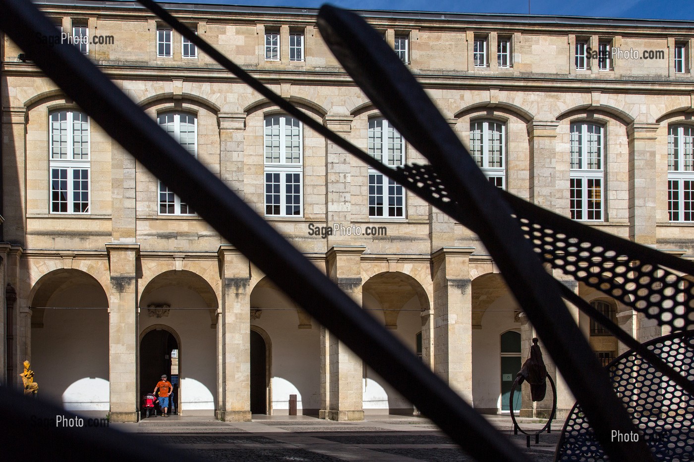 ANCIEN CLOITRE, COUR MABLY ET CHAMBRE REGIONALE DES COMPTES D'AQUITAINE, CENTRE CULTUREL D'EXPOSITION, VILLE DE BORDEAUX, GIRONDE (33), FRANCE 