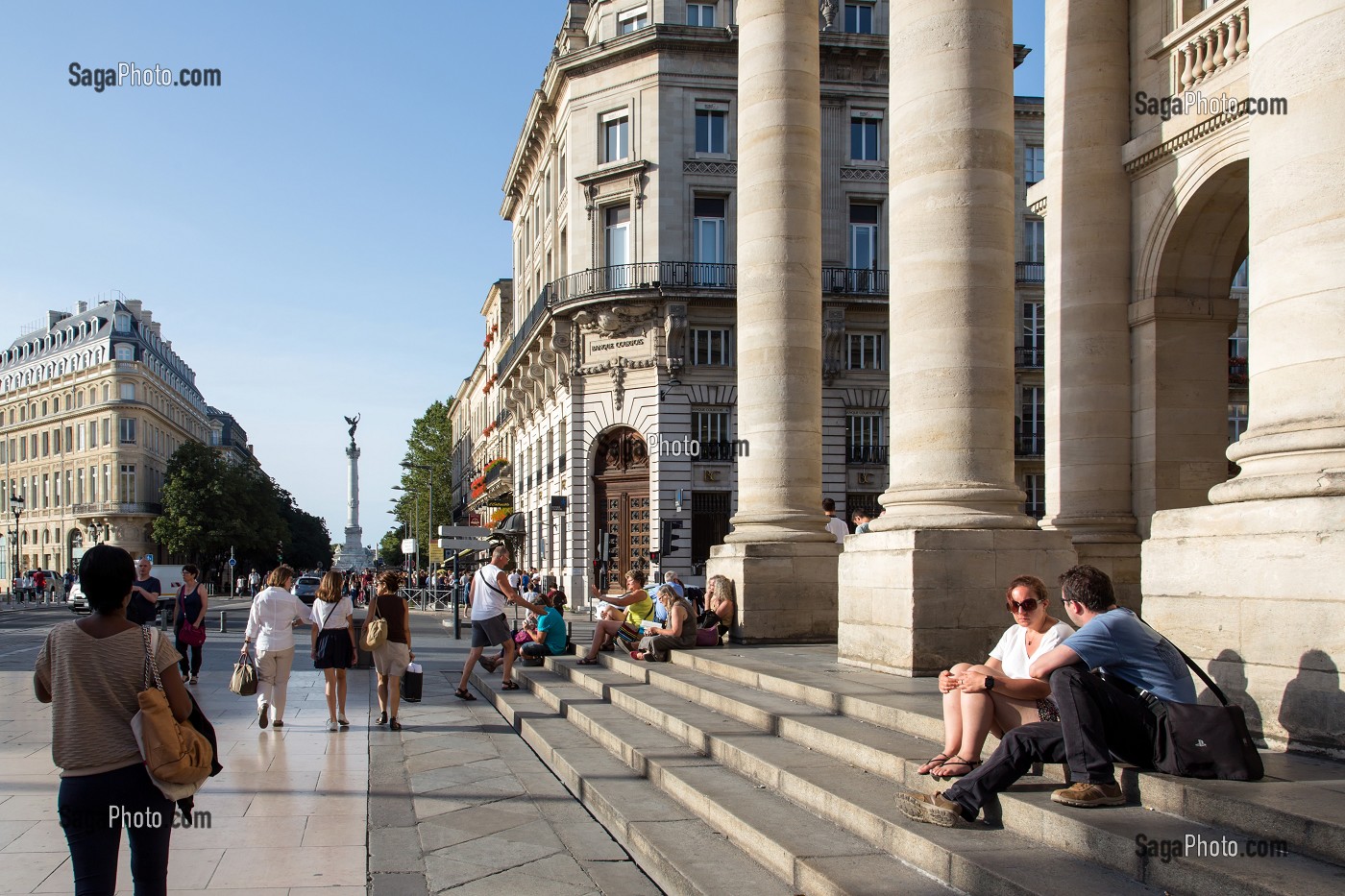 BALADE DEVANT L'OPERA NATIONAL AVEC LA COLONNE DES GIRONDINS, PLACE DE LA COMEDIE, VILLE DE BORDEAUX, GIRONDE (33), FRANCE 