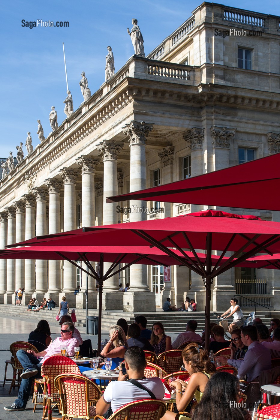 CAFE DE LA COMEDIE DEVANT L'OPERA NATIONAL, PLACE DE LA COMEDIE, VILLE DE BORDEAUX, GIRONDE (33), FRANCE 