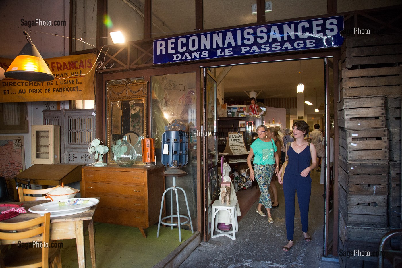 LE PASSAGE DES BROCANTEURS, PLACE SAINT-MICHEL, VILLE DE BORDEAUX, GIRONDE (33), FRANCE 