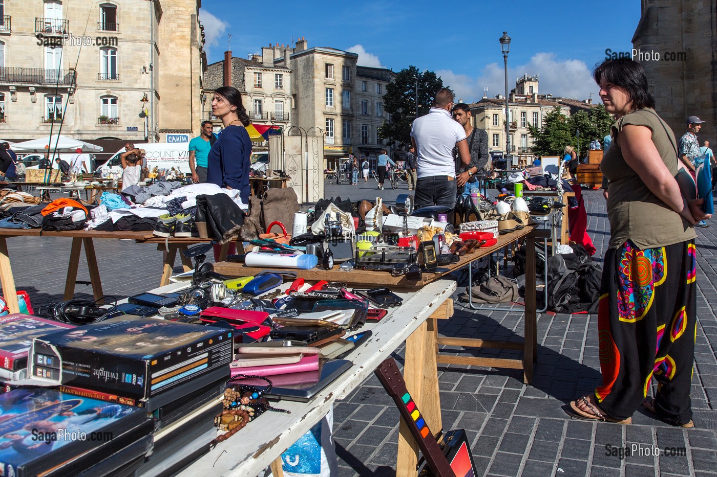 LE MARCHE DE LA BROCANTE, PLACE SAINT-MICHEL, VILLE DE BORDEAUX, GIRONDE (33), FRANCE 