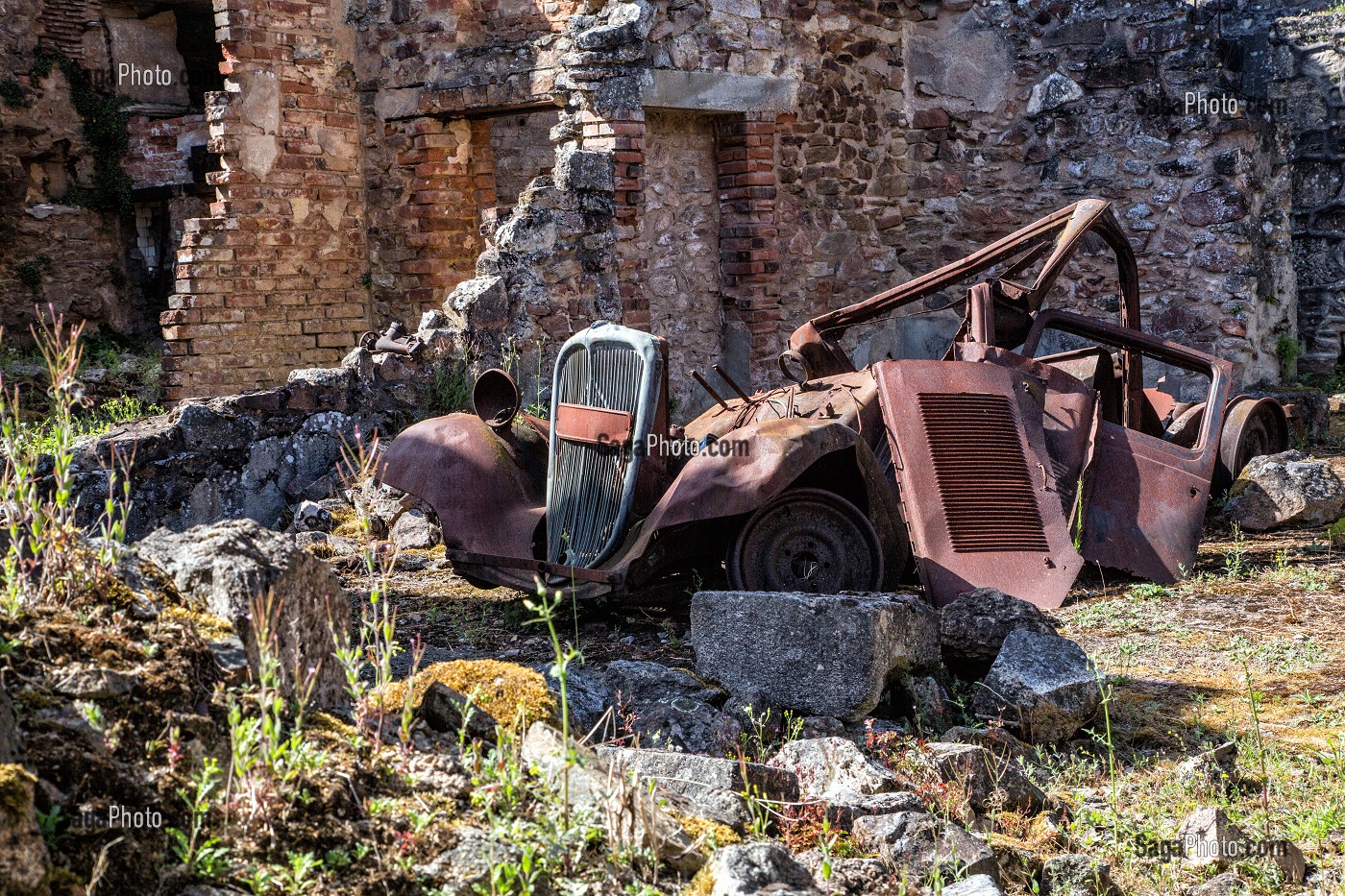 TRACTION AVANT, VILLAGE MARTYR D'ORADOUR-SUR-GLANE DETRUIT LE 10 JUIN 1944 L'ARMEE ALLEMANDE, BATAILLON SS PANZERGENADIER DER FUHRER AVEC UN MASSACRE DE LA POPULATION FAISANT 642 MORTS, HAUTE-VIENNE (87), FRANCE 