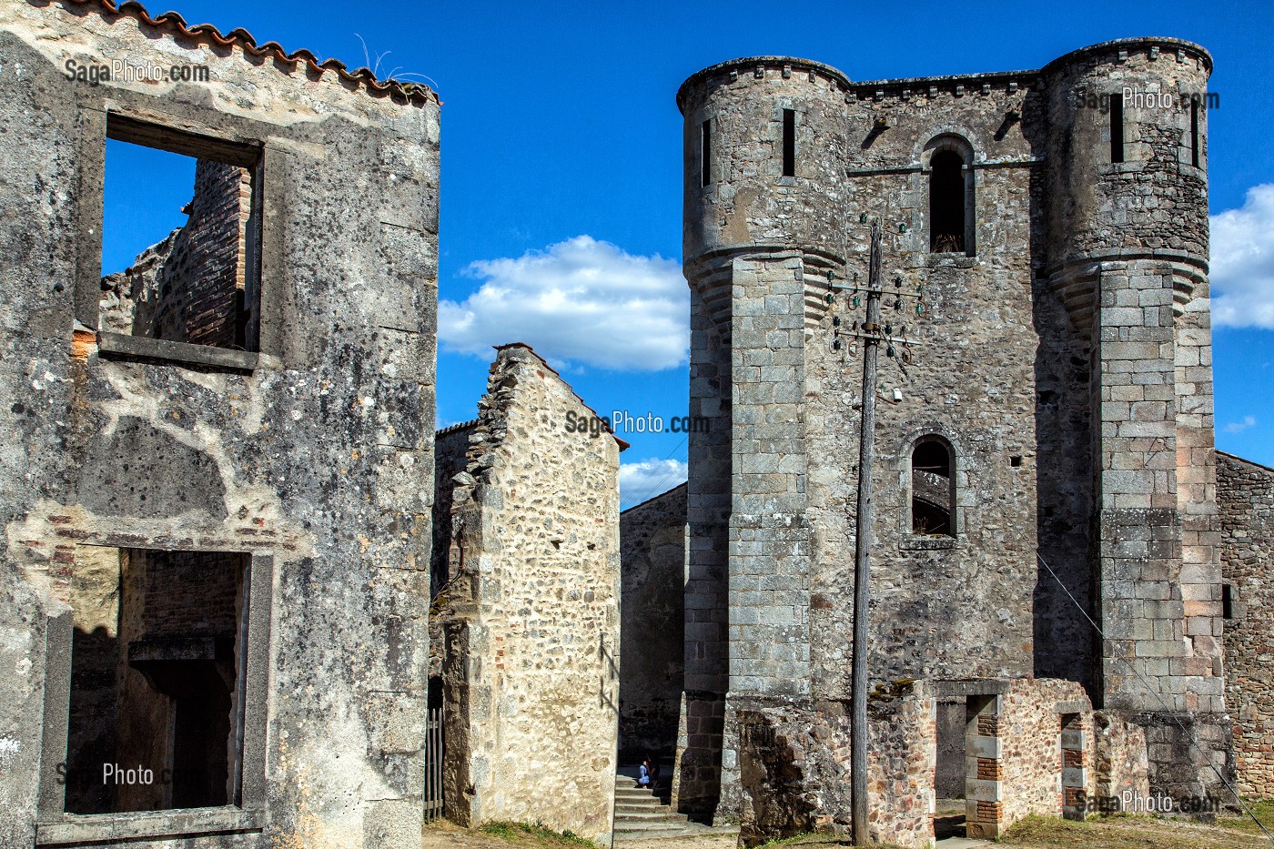 EGLISE OU FURENT MASSACREES DES CENTAINES DE PERSONNES PAR LES NAZIS, VILLAGE MARTYR D'ORADOUR-SUR-GLANE DETRUIT LE 10 JUIN 1944, HAUTE-VIENNE (87), FRANCE 