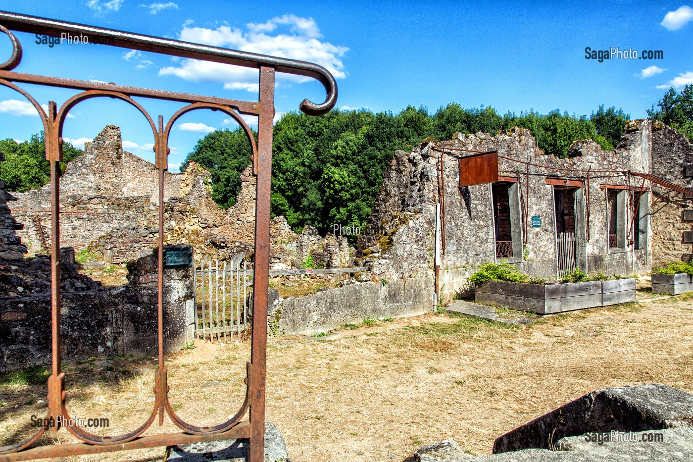 ANCIEN BAR RESTAURANT 'CHEZ MILORD', VILLAGE MARTYR D'ORADOUR-SUR-GLANE DETRUIT LE 10 JUIN 1944 L'ARMEE ALLEMANDE, BATAILLON SS PANZERGENADIER DER FUHRER AVEC UN MASSACRE DE LA POPULATION FAISANT 642 MORTS, HAUTE-VIENNE (87), FRANCE 