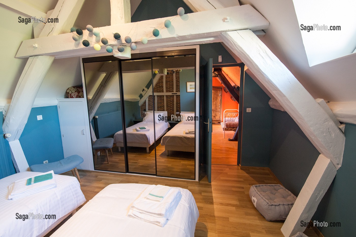 CHAMBRE A LIT JUMEAUX, GRAND GITE DE CHARTRES, MESLAY-LE-GRENET (28), FRANCE 