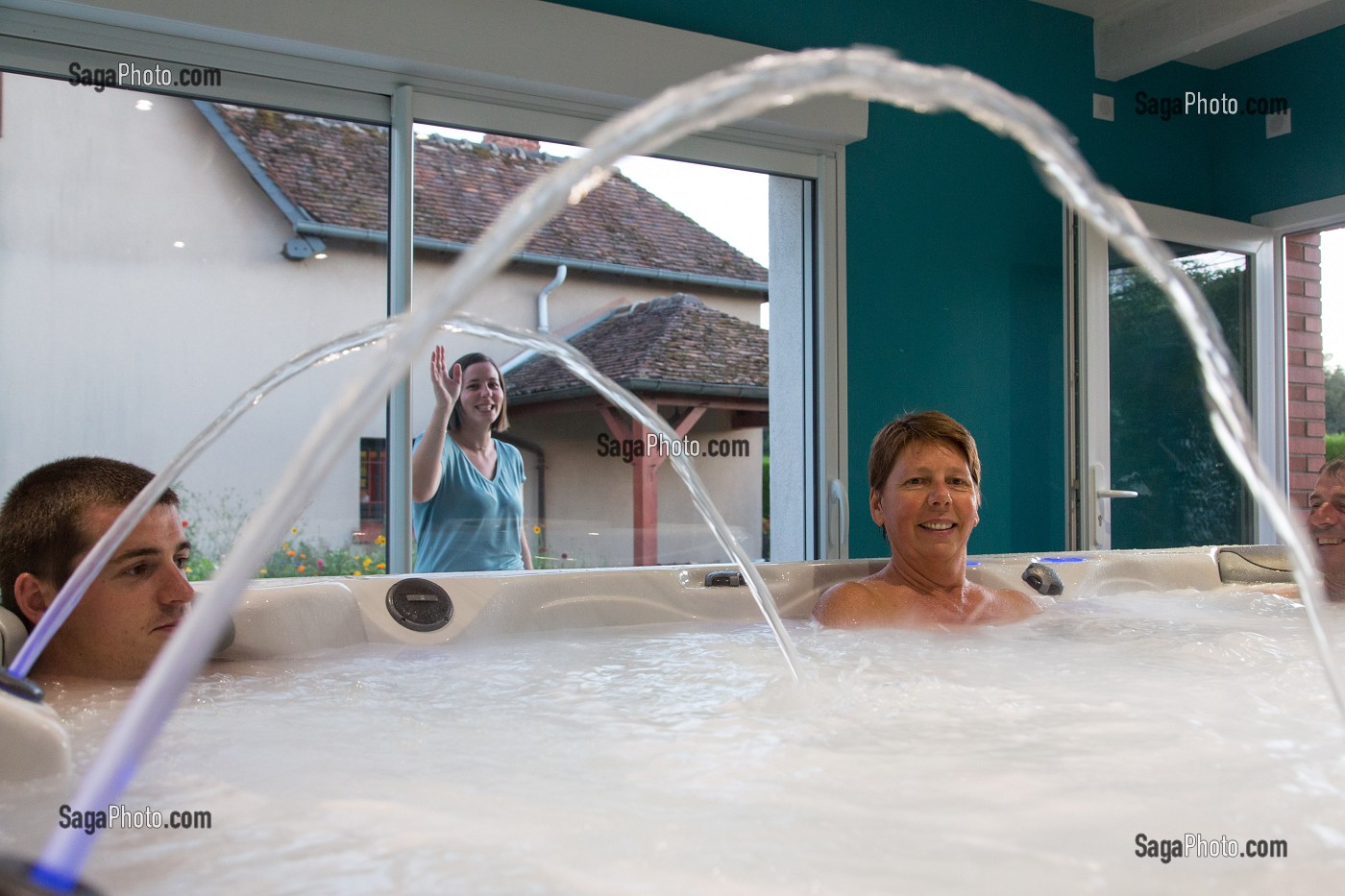 DETENTE EN FAMILLE AU SPA, GRAND GITE DE CHARTRES, MESLAY-LE-GRENET (28), FRANCE 