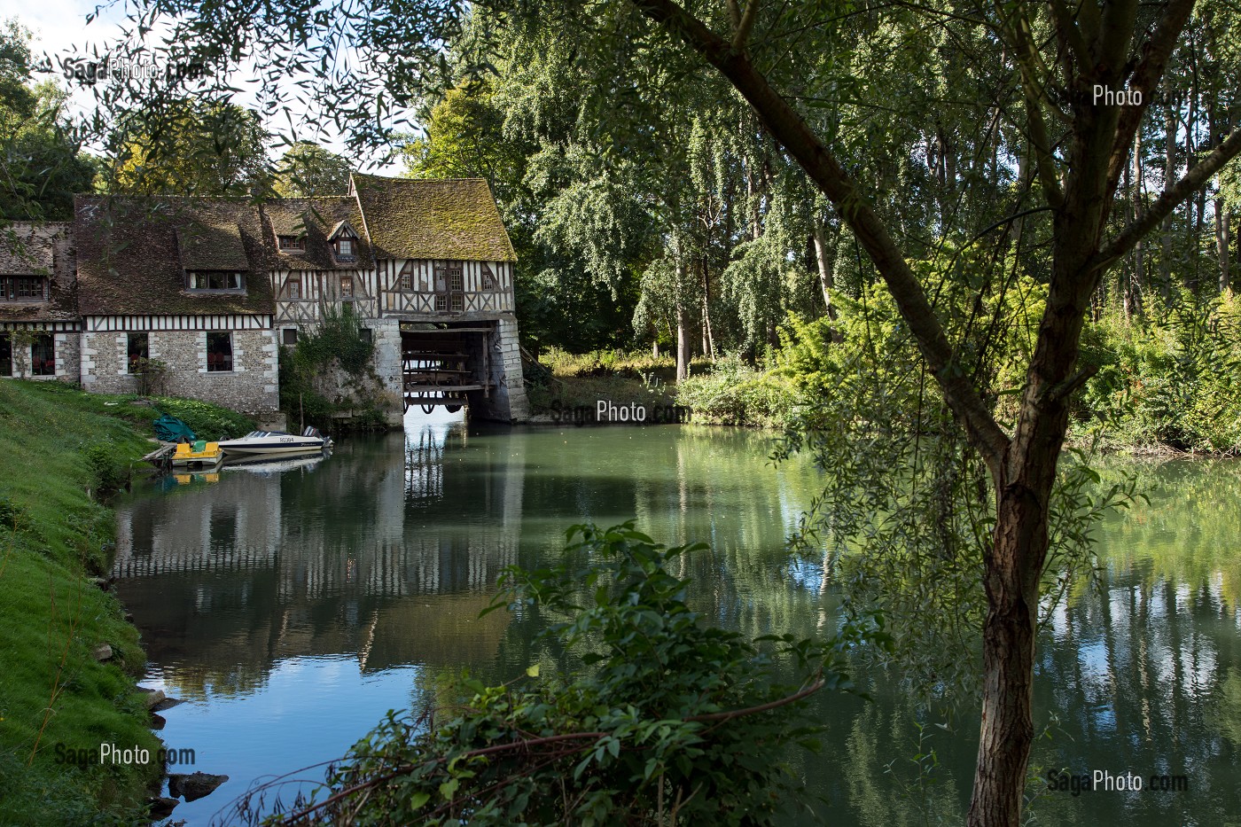 MOULIN D'ANDE OU GEORGE PEREC SEJOURNA 5 ANNEES A PARTIR DE 1965 ET OU IL A ECRIT LE ROMAN 'LA DISPARITION', ANDE (27), FRANCE 