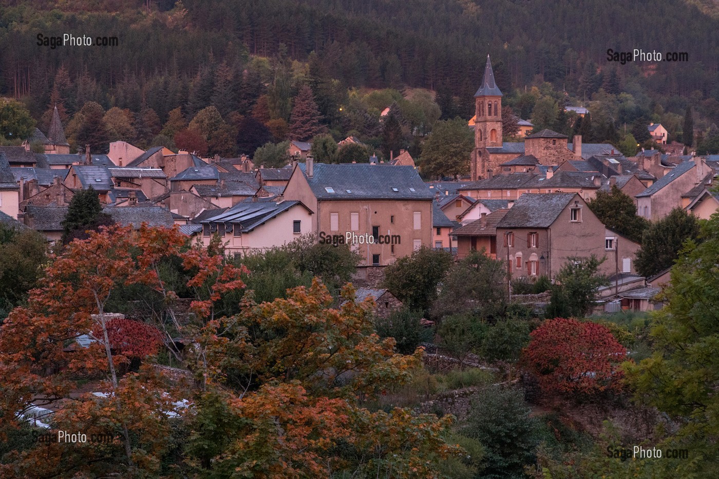 VILLAGE DE FLORAC, FRANCE 