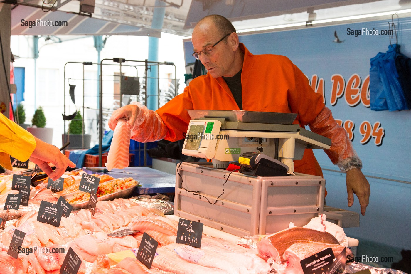 POISSONNIER JEAN-LUC DUVAL, MARCHE COUVERT, CHARTRES (28), FRANCE 