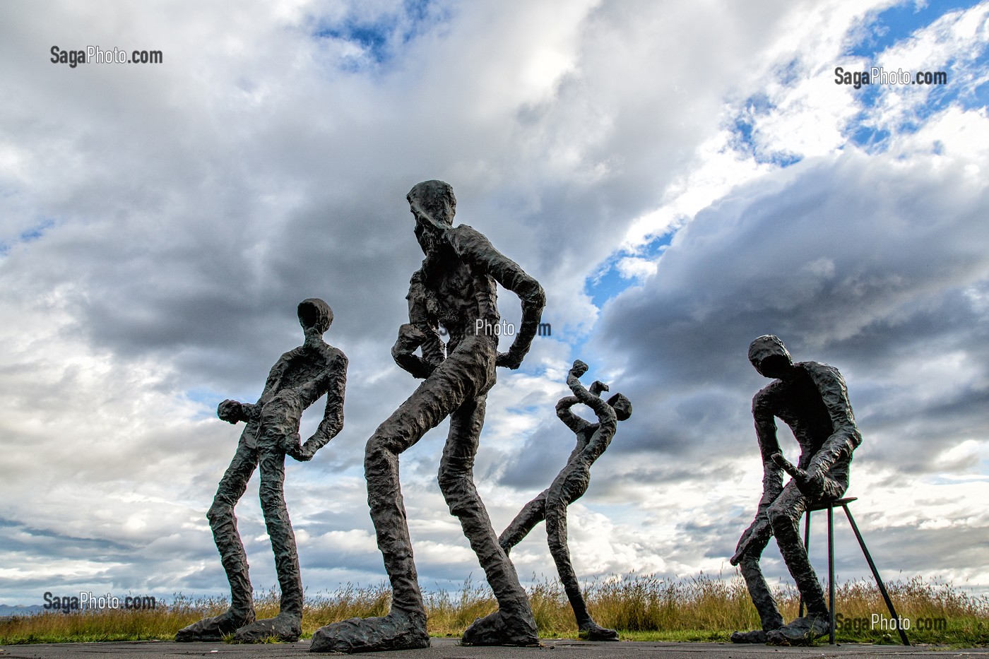 SCULPTURES DANCE DE TORBJORG PALSDOTTIR, DOME DE PERLAN, REYKJAVIK, ISLANDE 