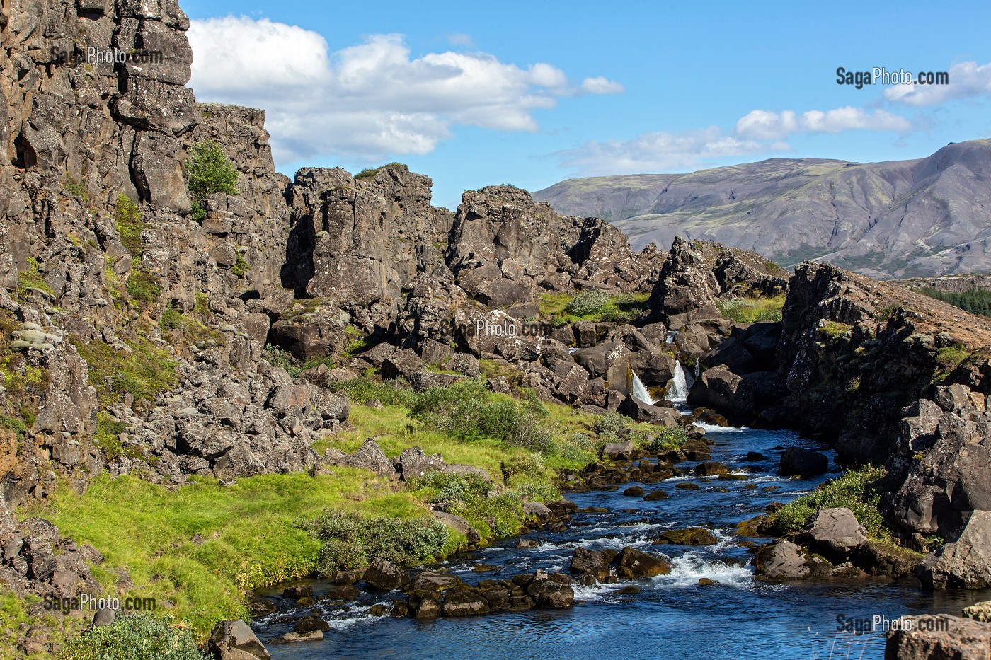 GORGES DE L’ALMANNAGJA, PARC NATIONAL DE THINGVELLIR, LIEU DE L'ANCIEN PARLEMENT OU FUT PROCLAME L'INDEPENDANCE DE L'ISLANDE, SITE CLASSE AU PATRIMOINE MONDIAL DE L'UNESCO, CERCLE D'OR, GOLDEN CIRCLE, ISLANDE 
