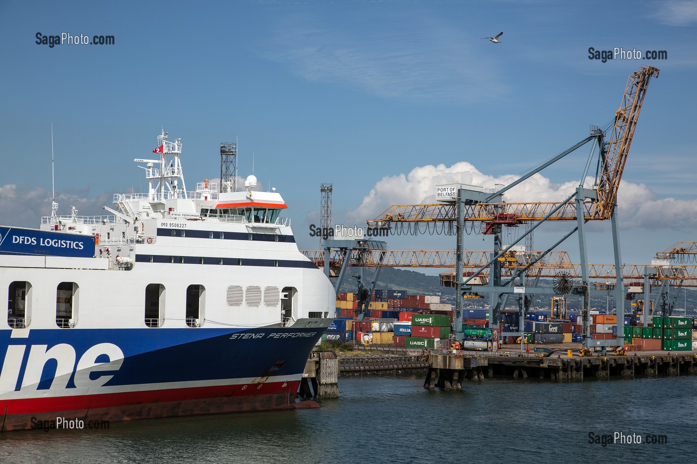 PORT DE COMMERCE ET CONTAINERS, BELFAST, ULSTER, IRLANDE DU NORD 