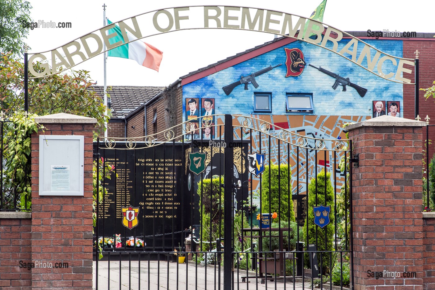 LE JARDIN DU SOUVENIR (GARDEN OF REMEMBRANCE) DU CONFLIT NORD IRLANDAIS, QUARTIER OUEST CATHOLIQUE DE FALLS ROAD, BELFAST, ULSTER, IRLANDE DU NORD 