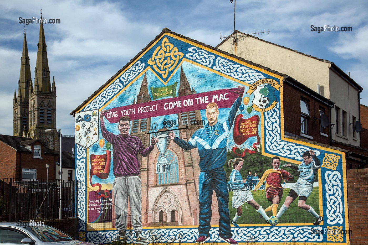 PEINTURES MURALES EN SOUVENIR DES EMEUTES DU CONFLIT NORD IRLANDAIS, QUARTIER OUEST CATHOLIQUE DE ALBERT STREET, BELFAST, ULSTER, IRLANDE DU NORD 