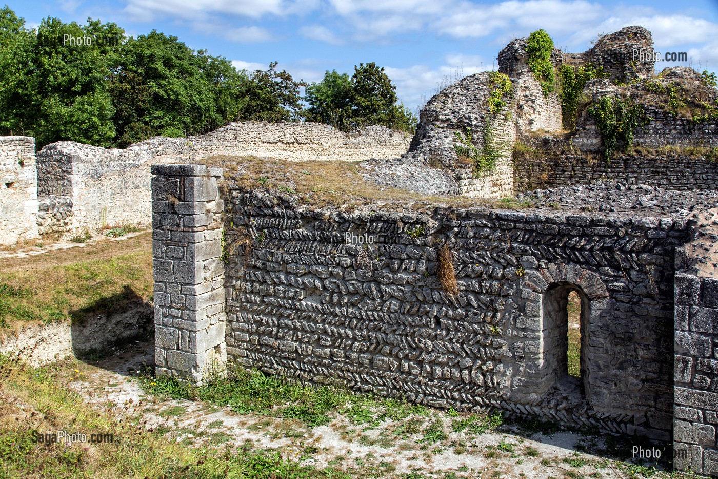 CHATEAU FORT, ANCIENNE FORTERESSE MILITAIRE DU X EME SIECLE, IVRY-LA-BATAILLE (27), FRANCE 