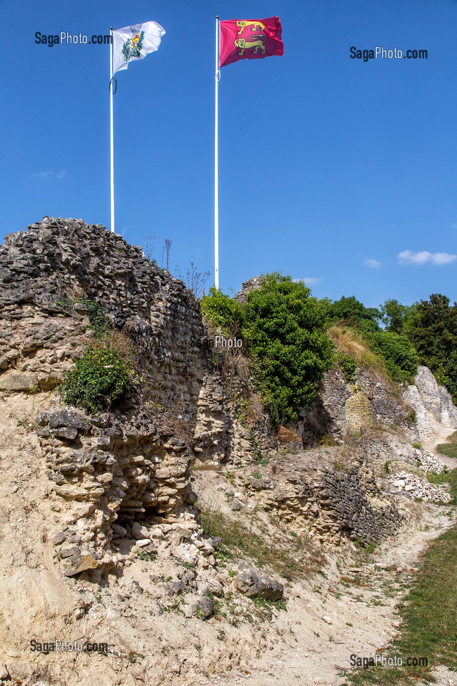 CHATEAU FORT, ANCIENNE FORTERESSE MILITAIRE DU X EME SIECLE, IVRY-LA-BATAILLE (27), FRANCE 