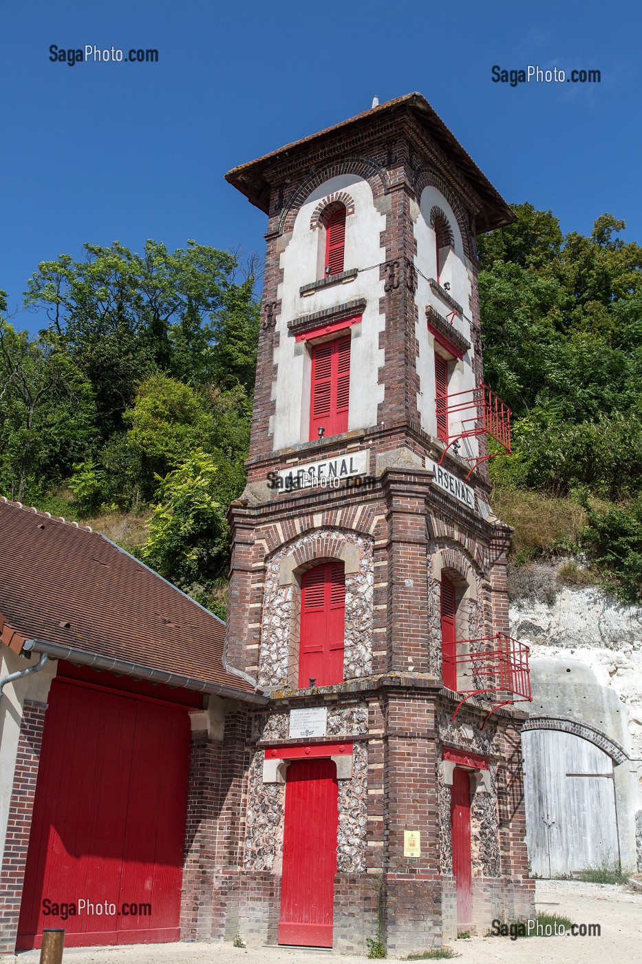 L'ARSENAL, ANCIENNE CASERNE DES SAPEURS-POMPIERS, IVRY-LA-BATAILLE (27), FRANCE 