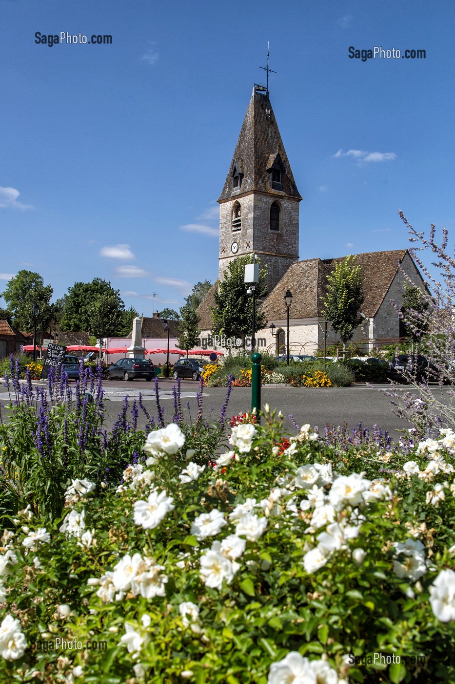 EGLISE DE LA CHAUSSEE D'IVRY, VILLE FLEURIE (28), FRANCE 