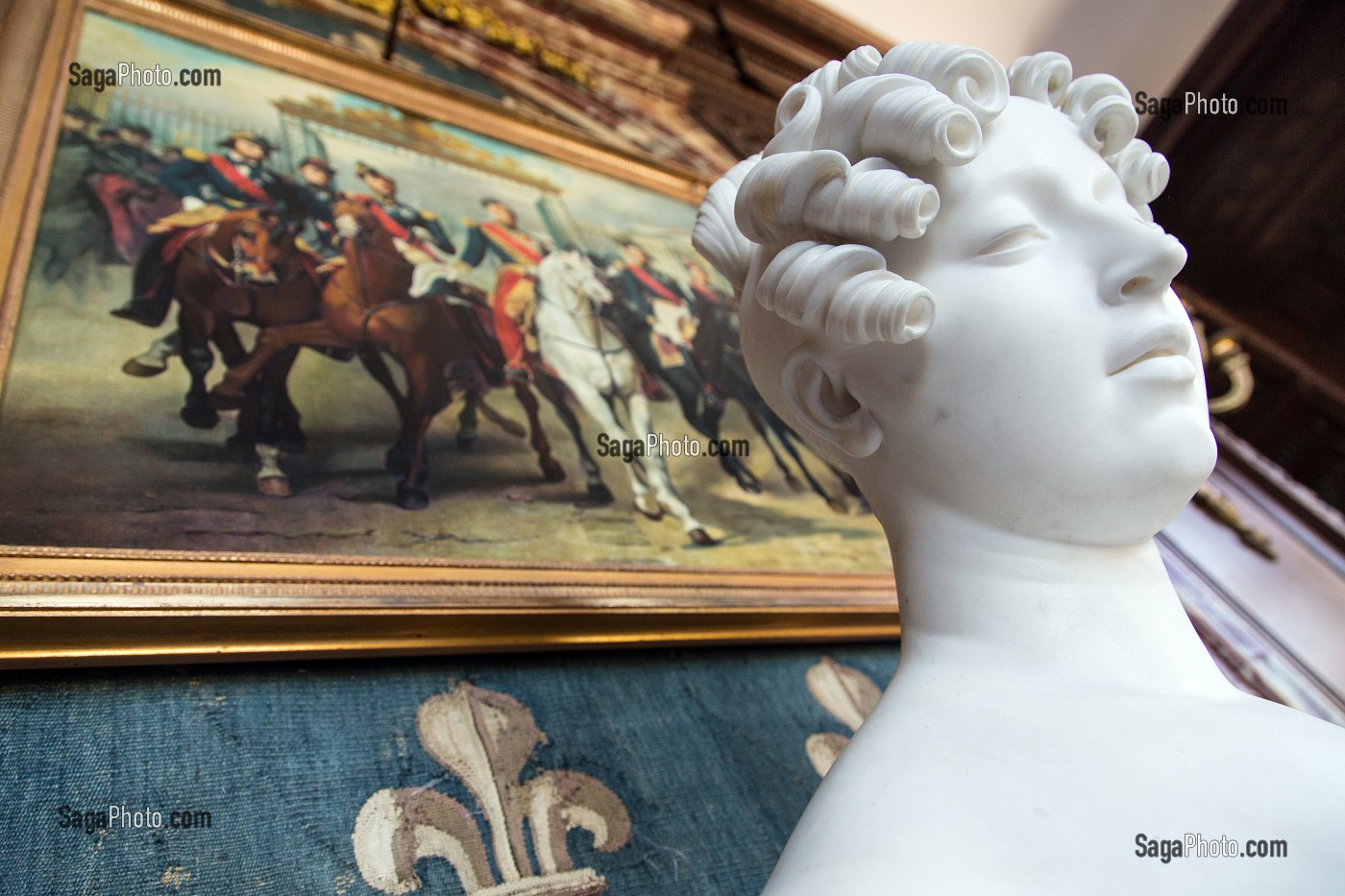 STATUE EN MARBRE, SOUVENIRS DU 1ER EMPIRE, ANTICHAMBRE DU CHATEAU DE BIZY, VERNON (27), FRANCE 