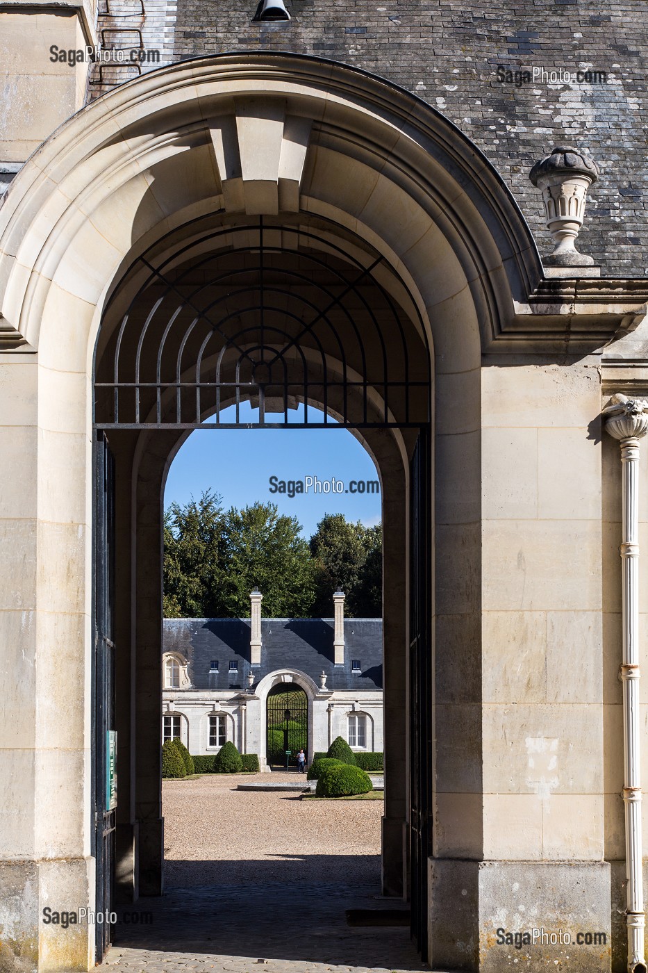 PORTE POUR ENTREE DANS LA COUR D'HONNEUR, CHATEAU DE BIZY, VERNON (27), FRANCE 