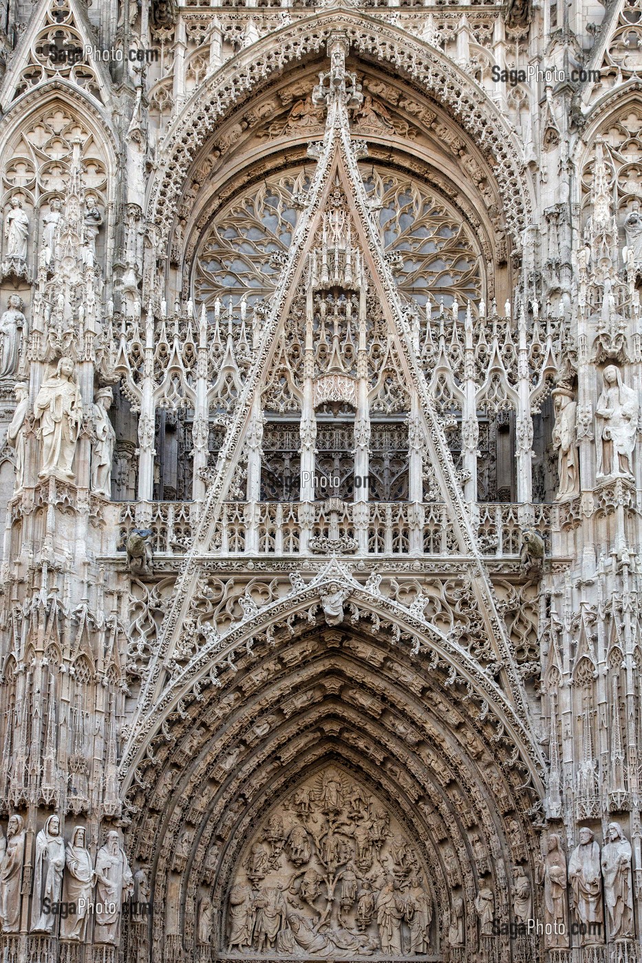 PORTAIL DE LA FACADE RENOVEE, CATHEDRALE NOTRE-DAME, ROUEN (76), FRANCE 