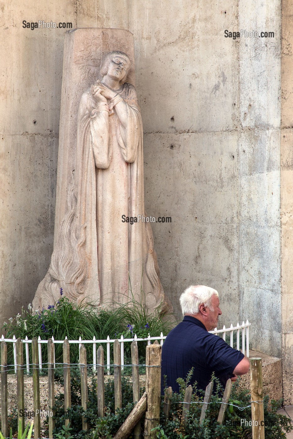 STATUE DE JEANNE D'ARC PRES DE L'EMPLACEMENT DU  BUCHEE OU FUT BRULEE JEANNE D'ARC LE 30 MAI 1431, ROUEN (76), FRANCE 