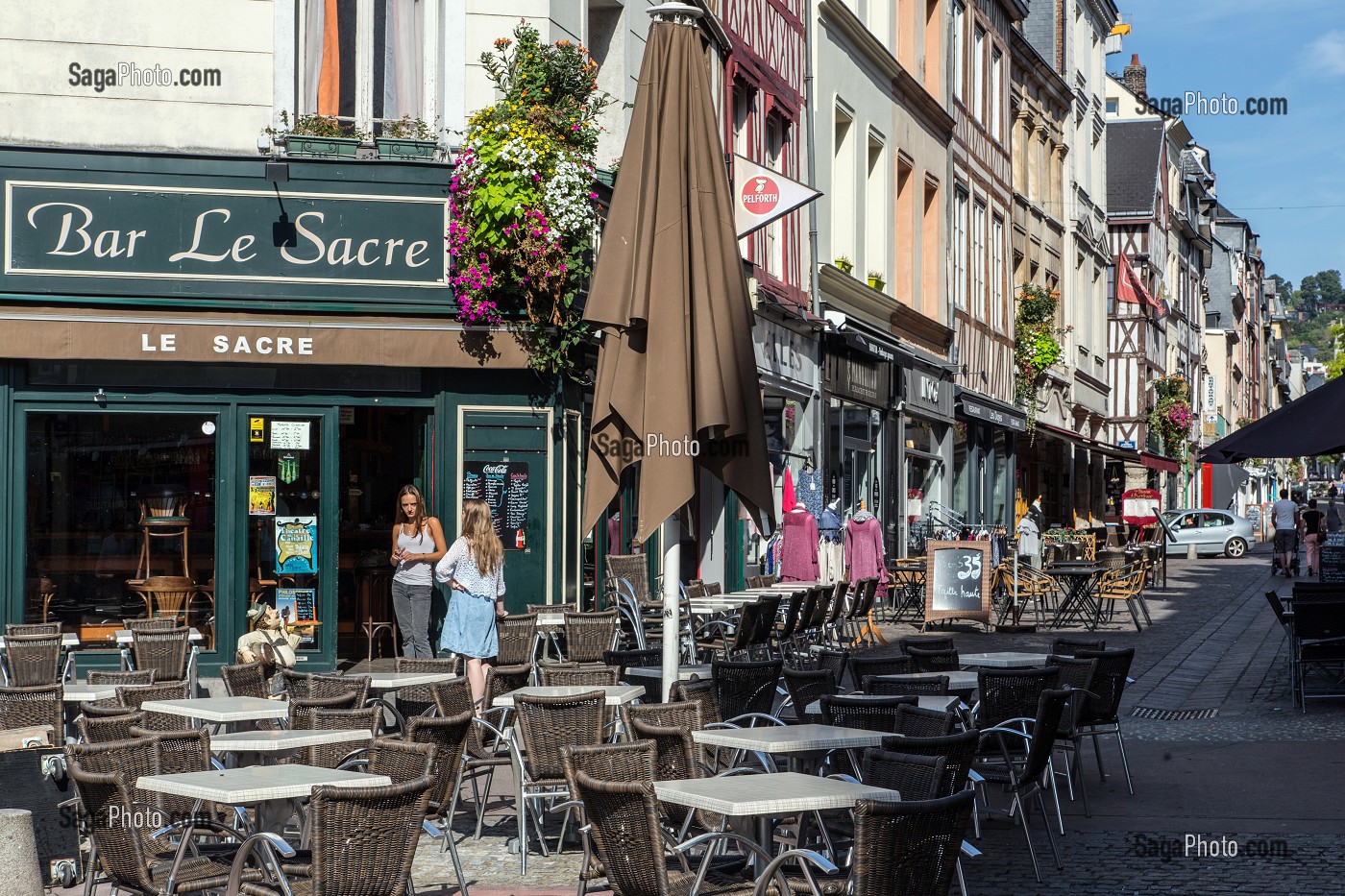 BAR LE SACRE, RUE CAUCHOISE, ROUEN (76), FRANCE 