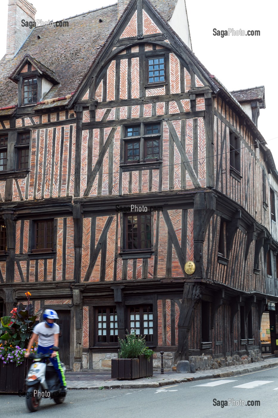 MAISONS EN COLOMBAGES, NOGENT-LE-ROI (28), FRANCE 