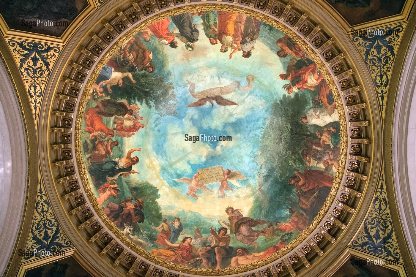 PLAFOND DU DOME DE LA BIBLIOTHEQUE PEINT PAR EUGENE DELACROIX, DANTE RECU PAR HOMERE, HORACE ET OVIDE, 1841-1846, INTERIEUR DU SENAT, PALAIS DU LUXEMBOURG, CHAMBRE HAUTE DU PARLEMENT FRANCAIS, PARIS (75), FRANCE 