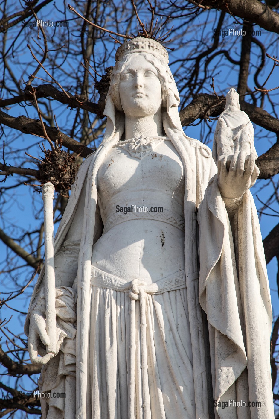 photo de STATUE DE BERTHE OU BERTRADE, REINE DE FRANCE (783), JARDIN DU