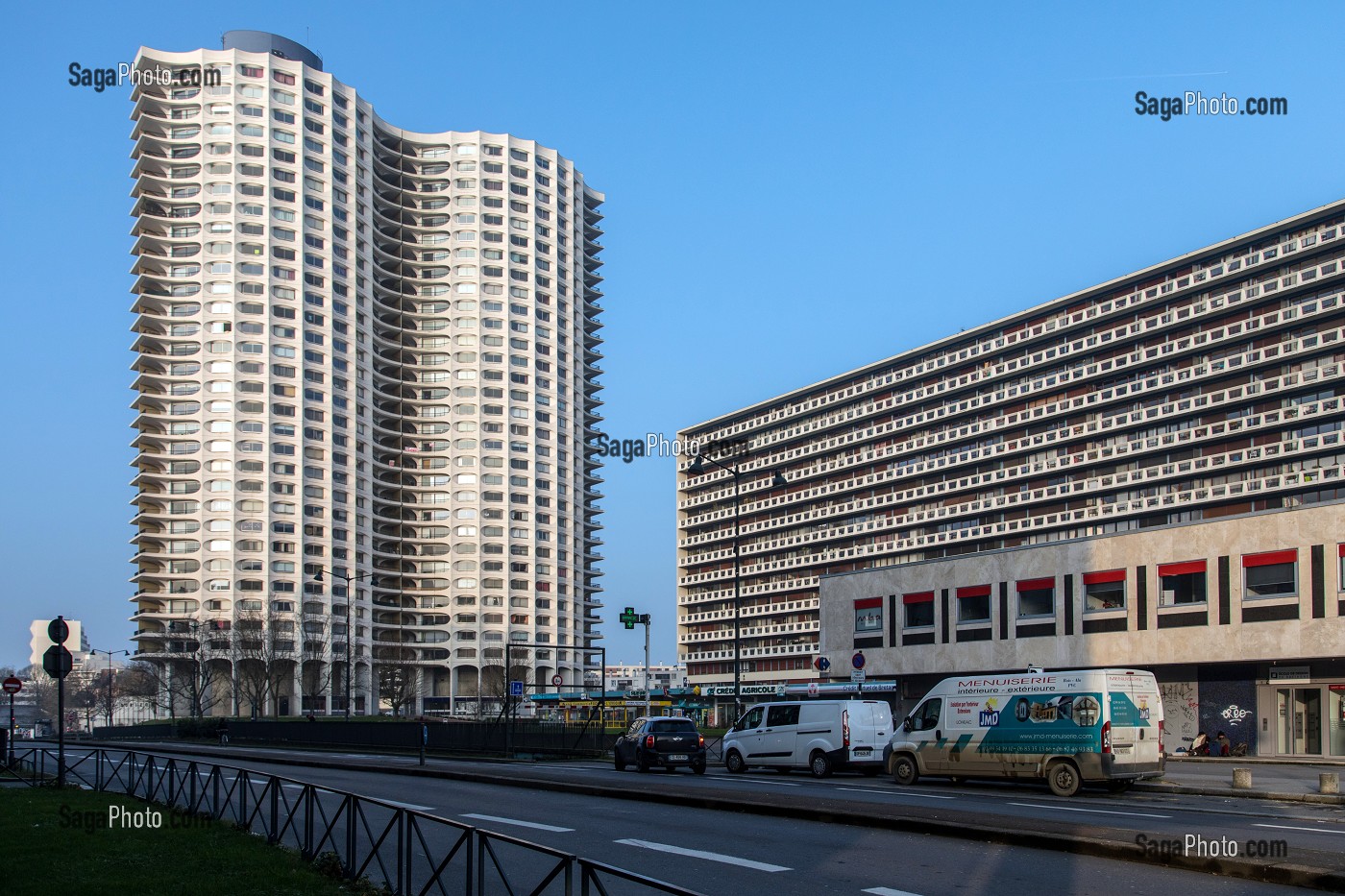 TOURS LES HORIZONS, QUARTIER BOURG-L'EVESQUE, HABITATS COLLECTIFS CONSTRUIT PAR L'ARCHITECTE GEORGES MAILLOLS EN 1970, RUE DE BREST, RENNES (35), FRANCE 