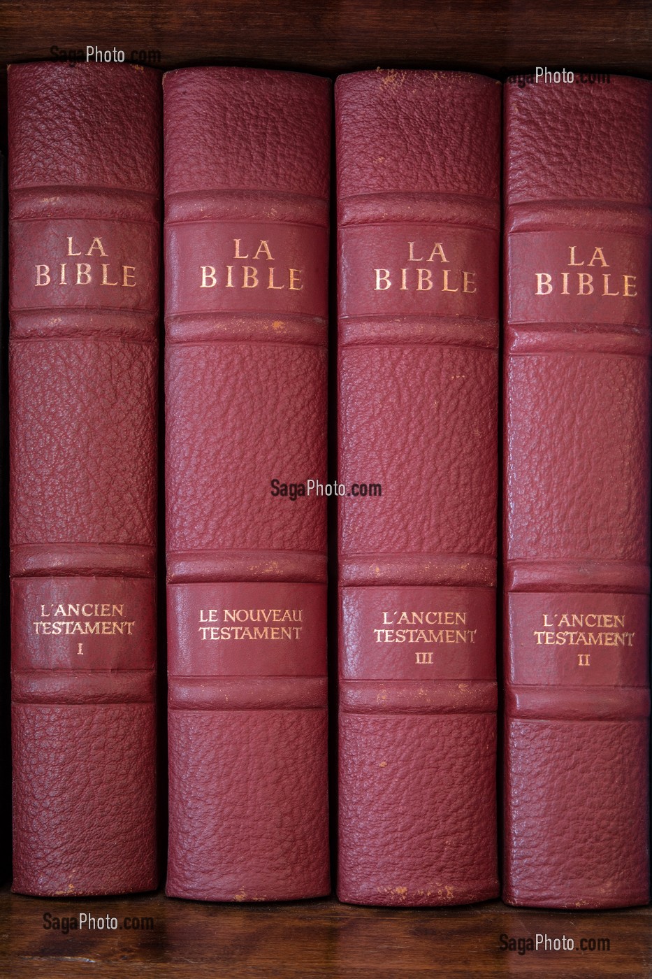 LES QUATRE TOMES DE L'ANCIEN ET DU NOUVEAU TESTAMENT DE LA BIBLE 