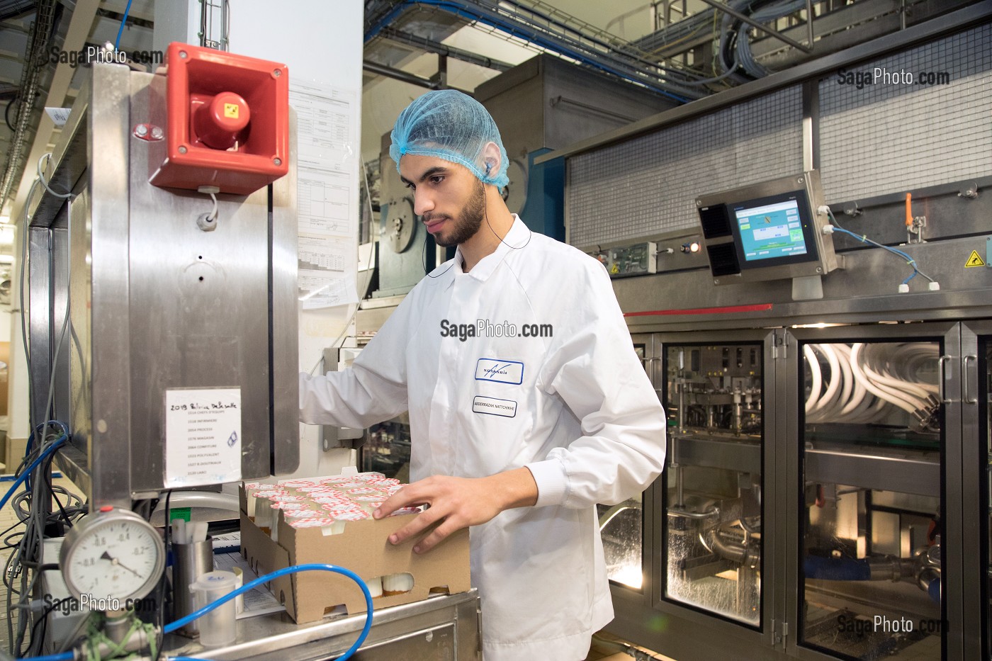 EMPLOYE DE LA SOCIETE NOVANDIE, AUNEAU (28), FRANCE 