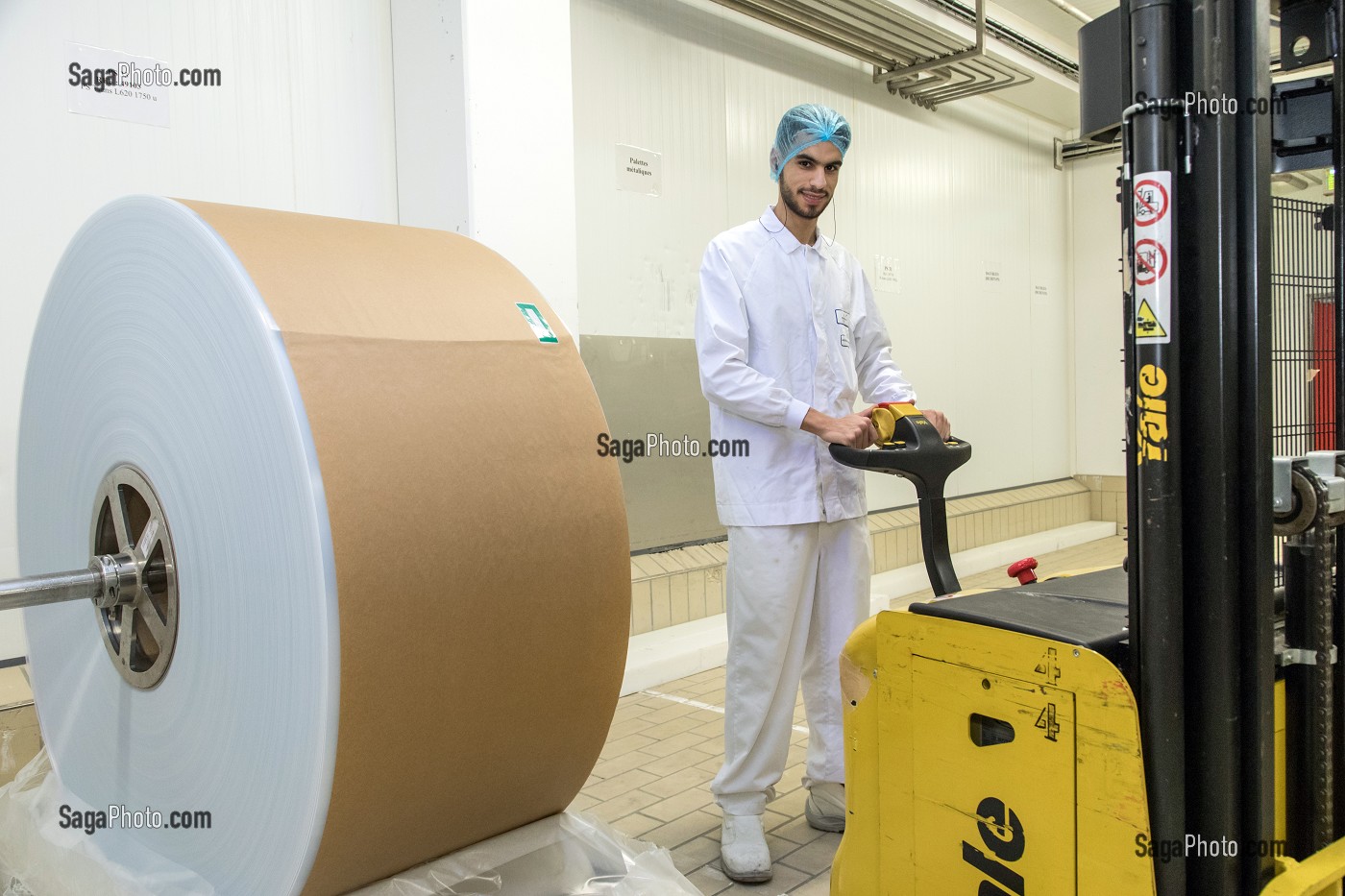 EMPLOYE DE LA SOCIETE NOVANDIE, AUNEAU (28), FRANCE 