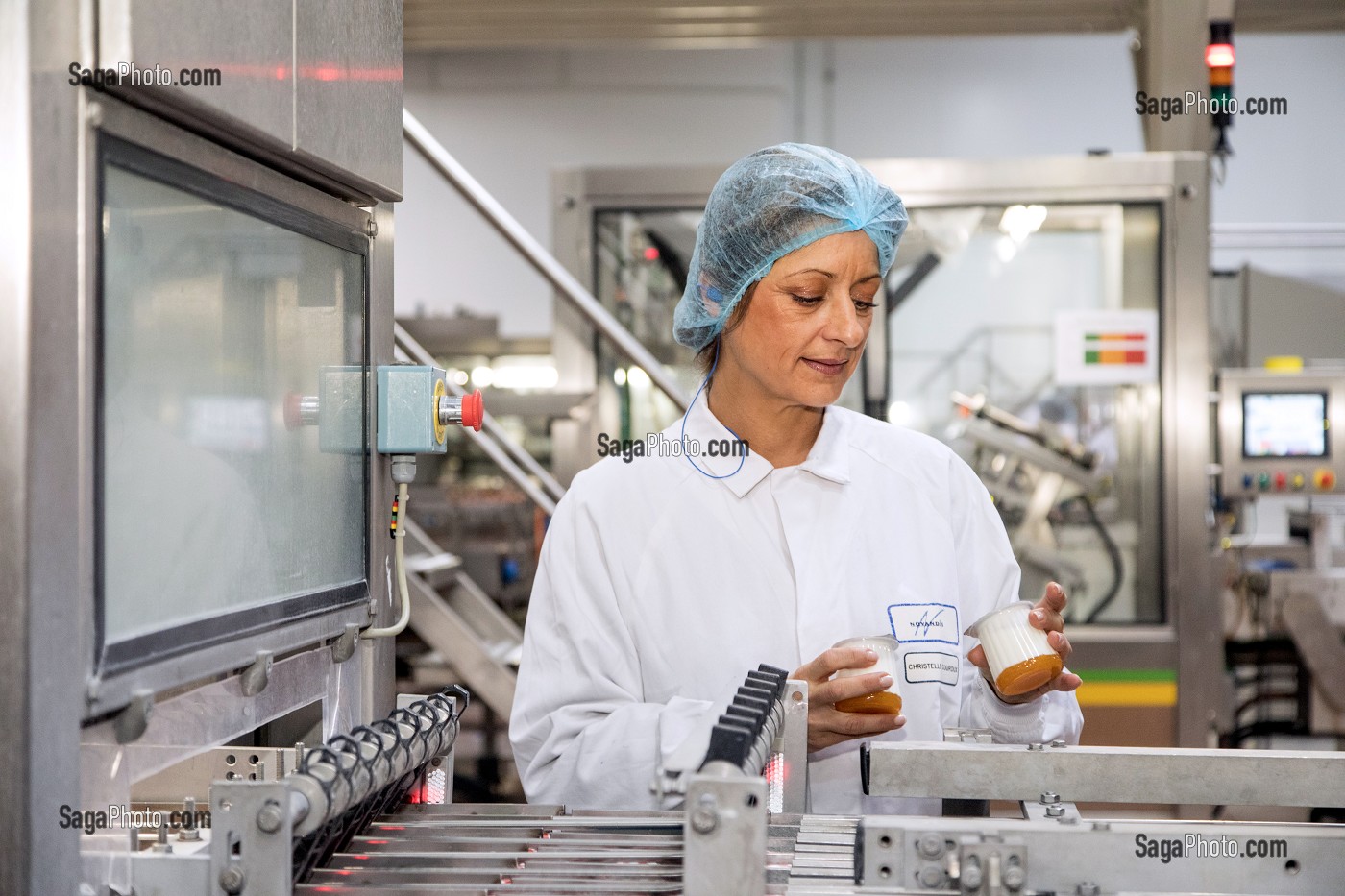 EMPLOYE DE LA SOCIETE NOVANDIE, AUNEAU (28), FRANCE 