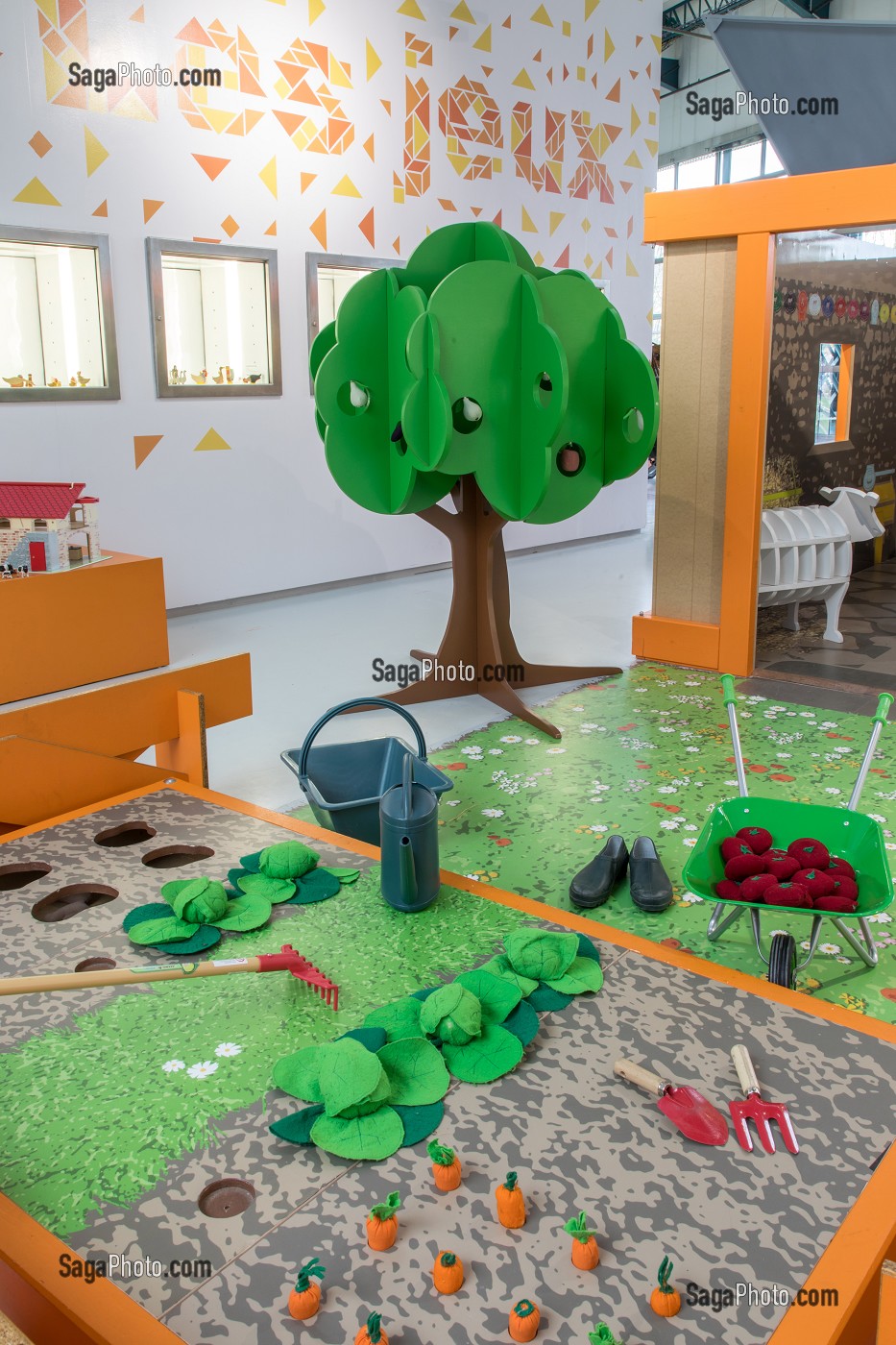ESPACE LUDIQUE DECOUVERTE AVEC DES JEUX POUR LES ENFANTS, MUSEE DU COMPA, CONSERVATOIRE DE L'AGRICULTURE, CHARTRES (28), FRANCE 