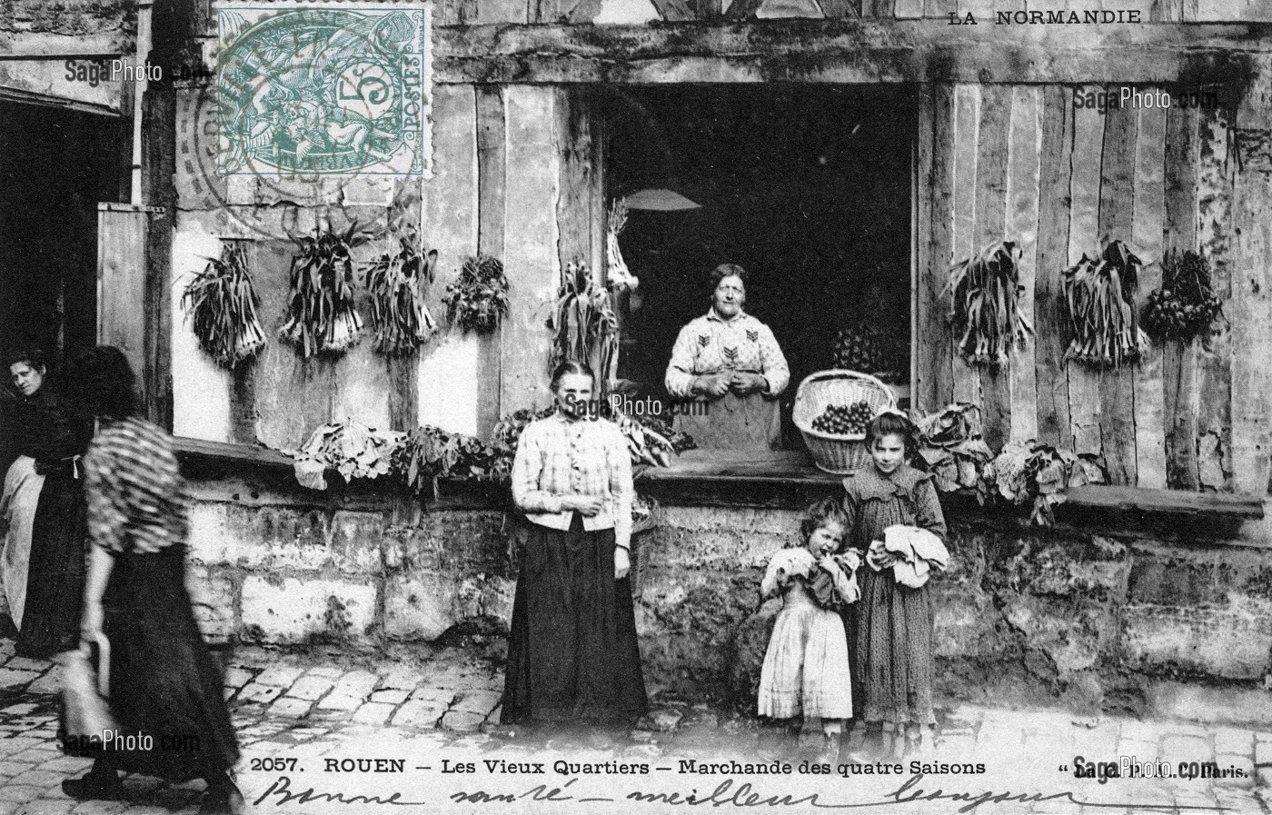 MARCHANDE DE QUATRE SAISONS A ROUEN, (76) SEINE-MARITIME, HAUTE-NORMANDIE, FRANCE 