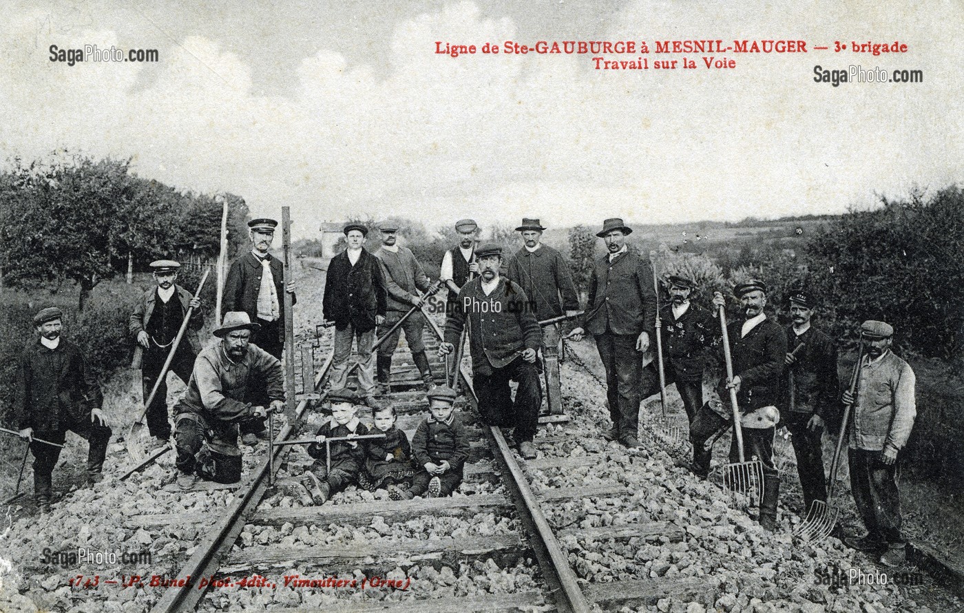 LIGNE DE SAINT GAUBURGE A MESNIL MAUGER, 3 EME BRIGADE, TRAVAIL SUR LA VOIE, (61) ORNE, BASSE-NORMANDIE 