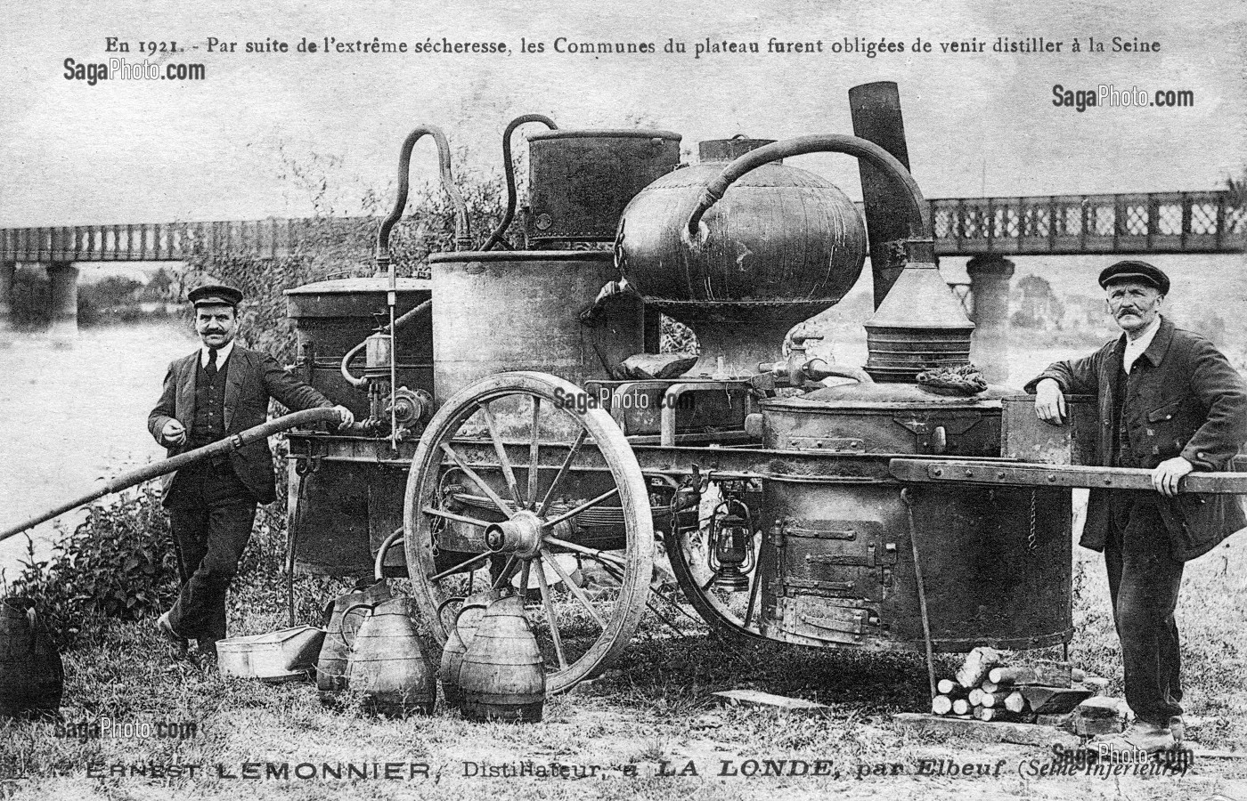 DISTILLATEUR A LA LONDE PAR ELBEUF, (76) SEINE-MARITIME, HAUTE-NORMANDIE, FRANCE 
