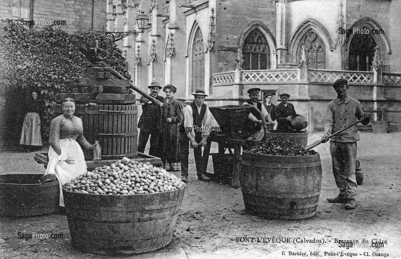 BRASSAGE DU CIDRE, PONT L'EVEQUE, (14) CALVADOS, BASSE-NORMANDIE, FRANCE 