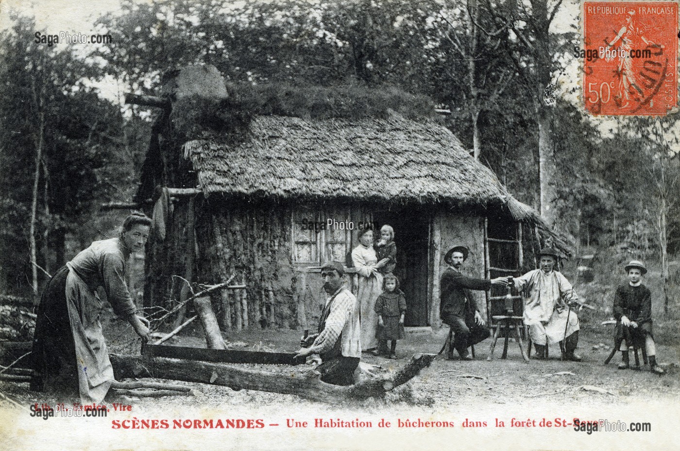 UNE HABITATION DE BUCHERONS DANS LA FORET DE SAINT SEVER, (14) CALVADOS, BASSE-NORMANDIE, FRANCE 