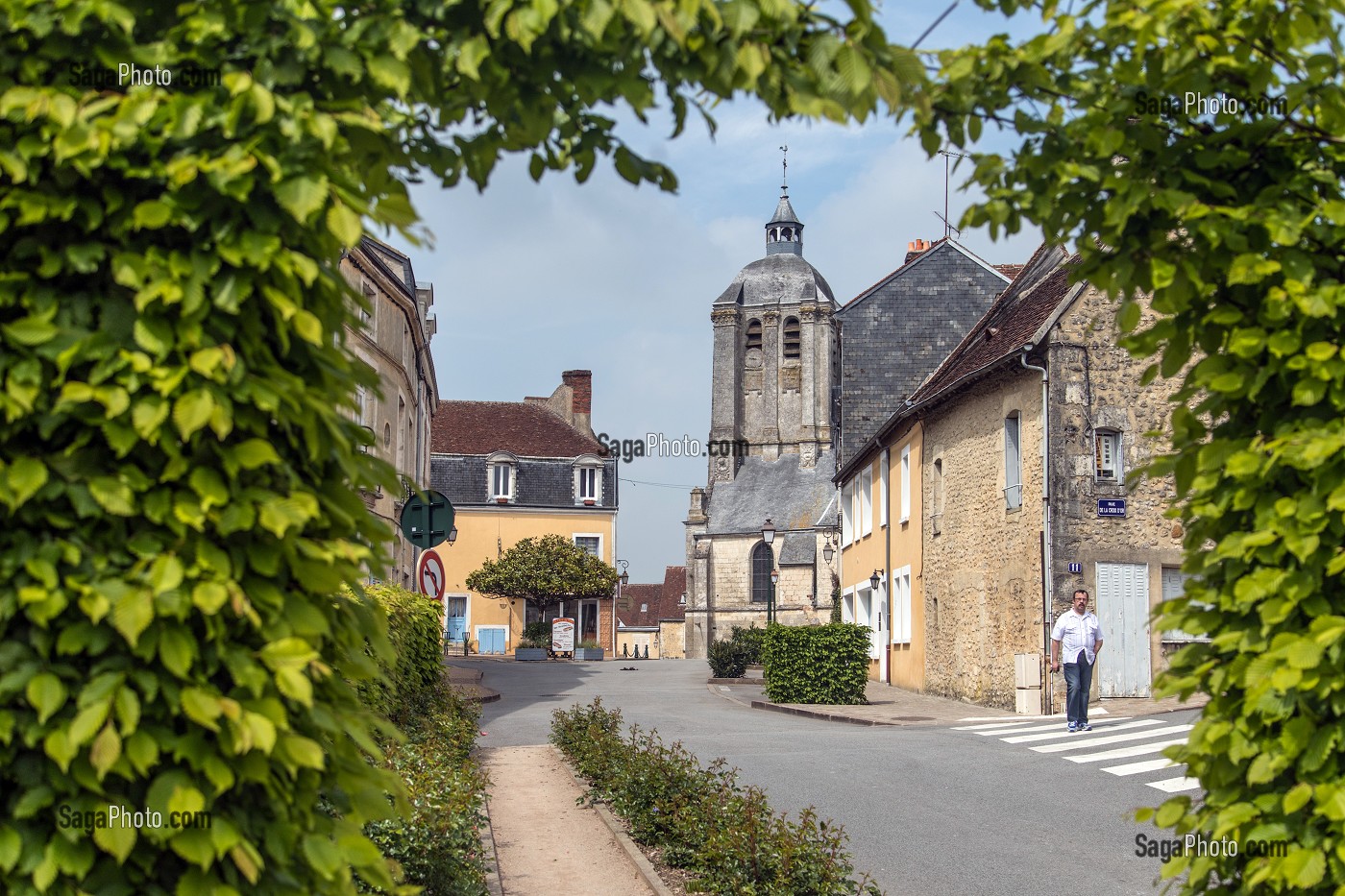 ENTREE DE LA VILLE, PLACE AU BLE, BELLEME (61), COMMUNE DU PARC REGIONAL DU PERCHE, VILLAGE DE CARACTERE, NORMANDIE, FRANCE 