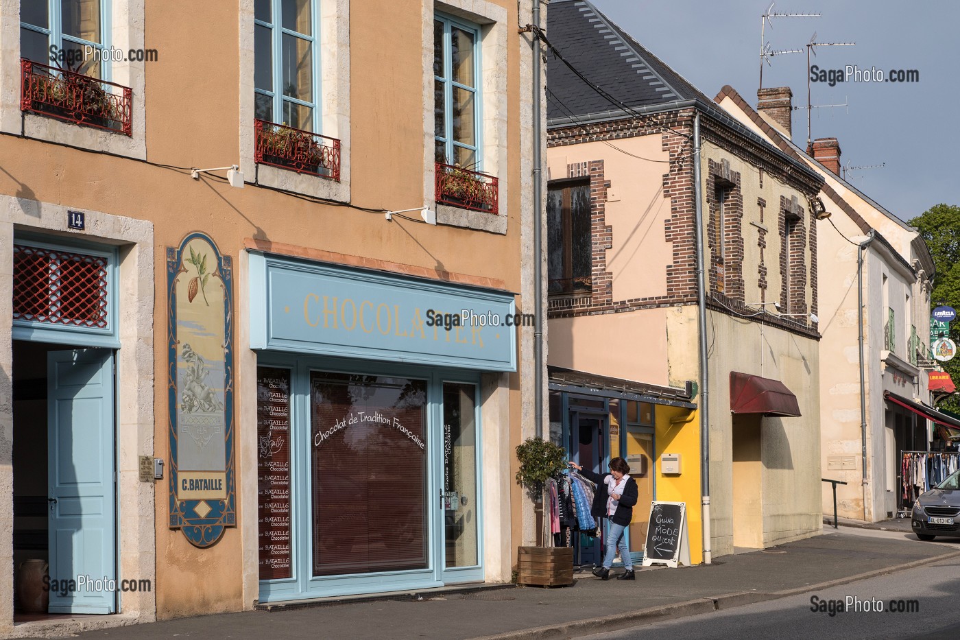 COMMERCES, BOULEVARD BANSARD DES BOIS, BELLEME (61), COMMUNE DU PARC REGIONAL DU PERCHE, VILLAGE DE CARACTERE, NORMANDIE, FRANCE 