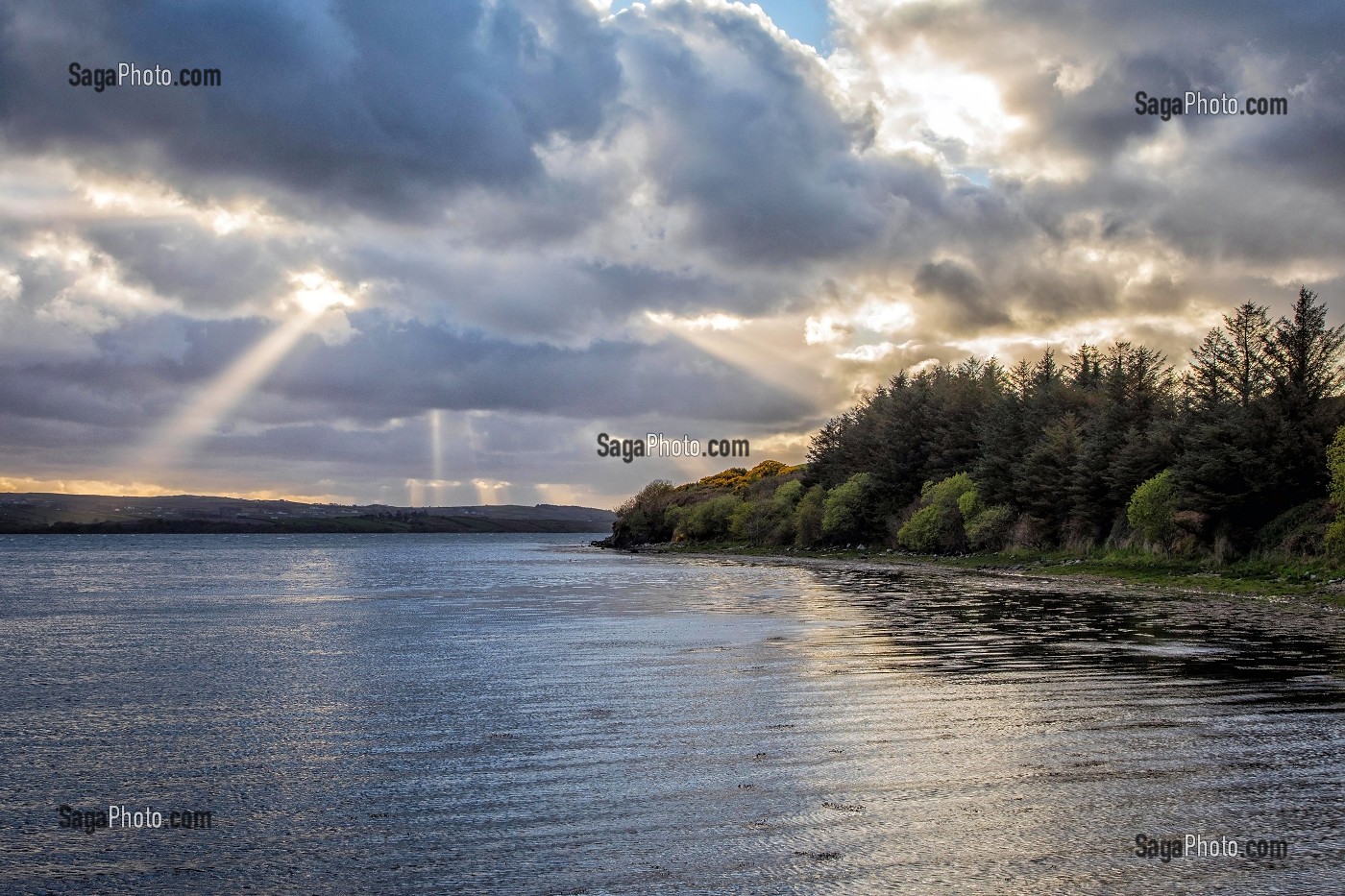 LAC DE BROAD WATER, KERRYKEEL, COMTE DE DONEGAL, IRLANDE 