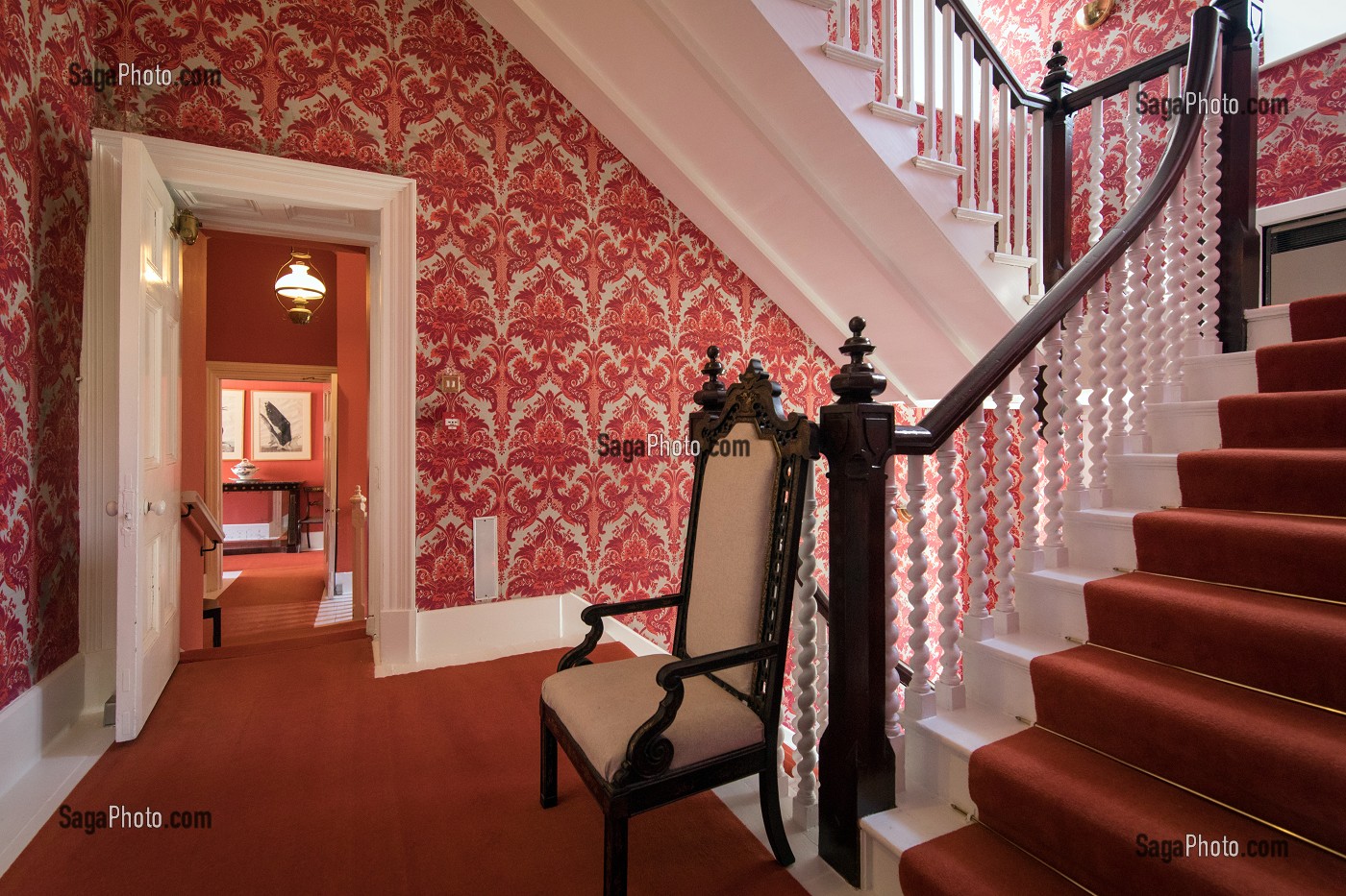 ESCALIER DESSERVANT LES ETAGES DU CHATEAU, PARC NATIONAL DE GLENVEAGH, COMTE DE DONEGAL, IRLANDE 