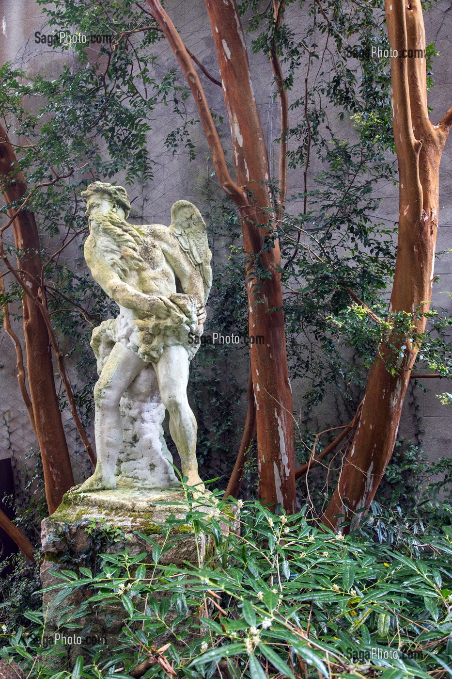 SCULPTURE DU JARDIN DU CHATEAU, PARC NATIONAL DE GLENVEAGH, COMTE DE DONEGAL, IRLANDE 