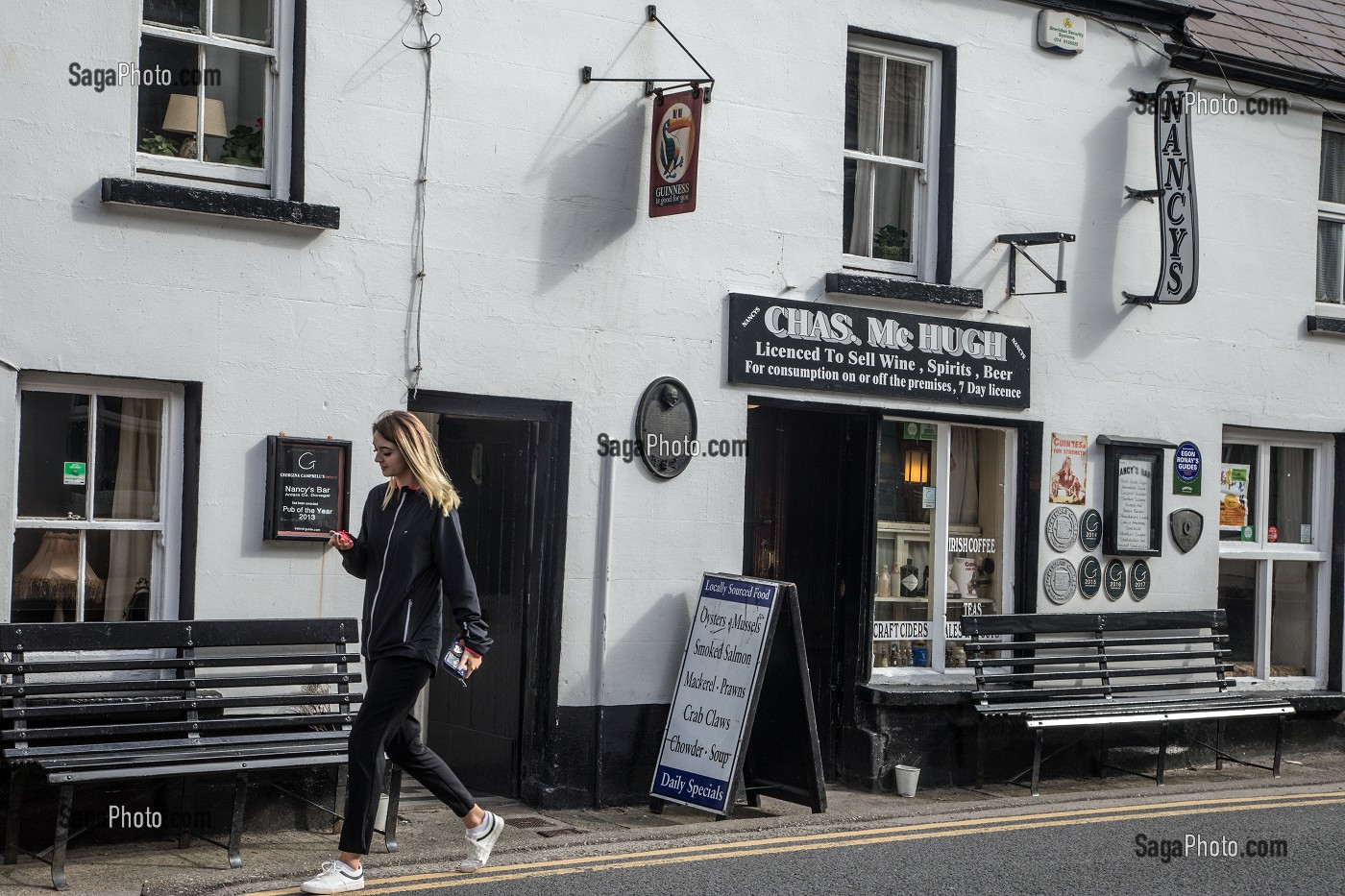 PUB CHAS MC HUGH, VILLE DE ARDARA, COMTE DE DONEGAL, IRLANDE 