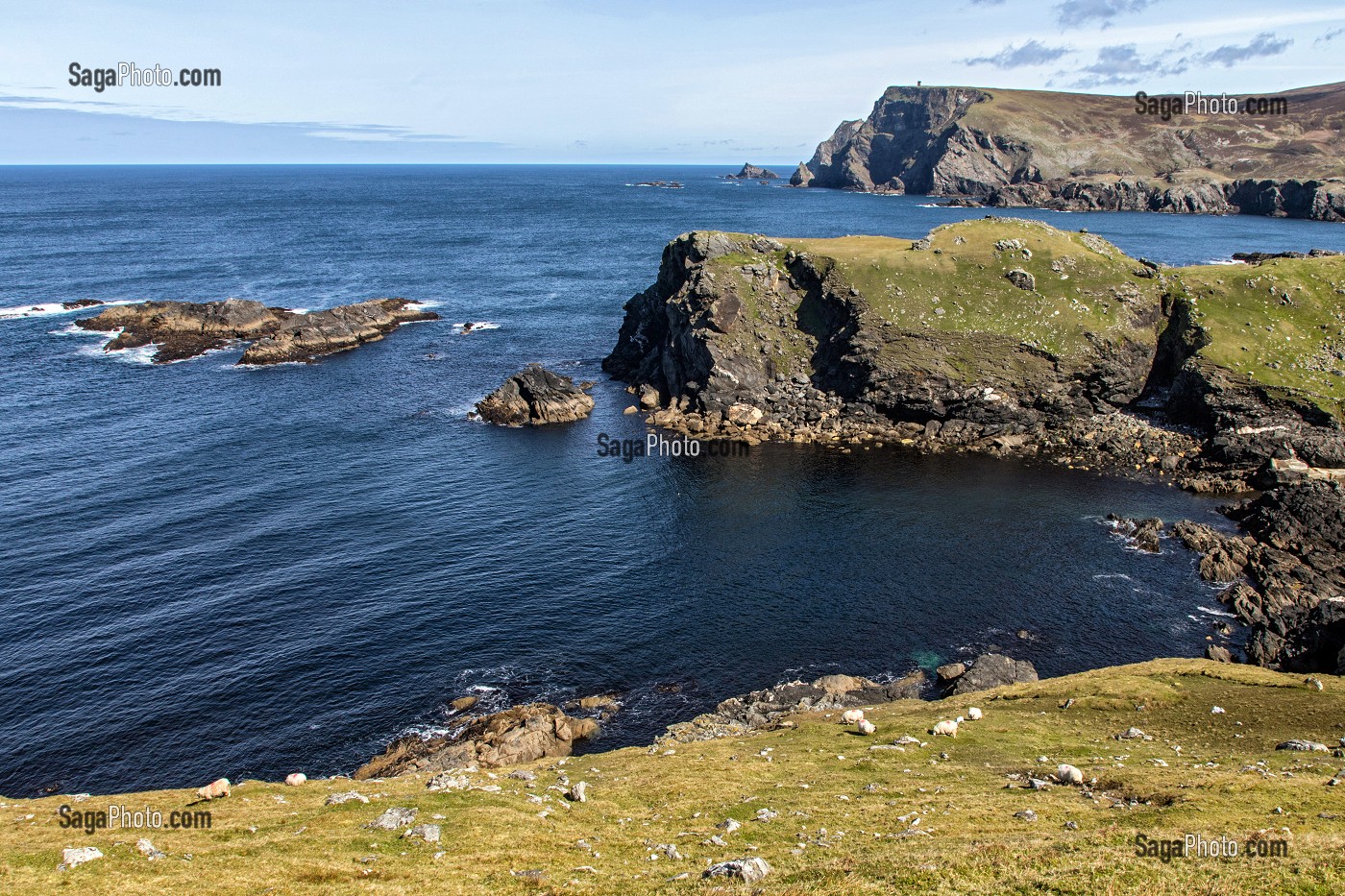 LITTORAL DECOUPE DE GLEANN CHOLM CILLE, COMTE DE DONEGAL, IRLANDE 