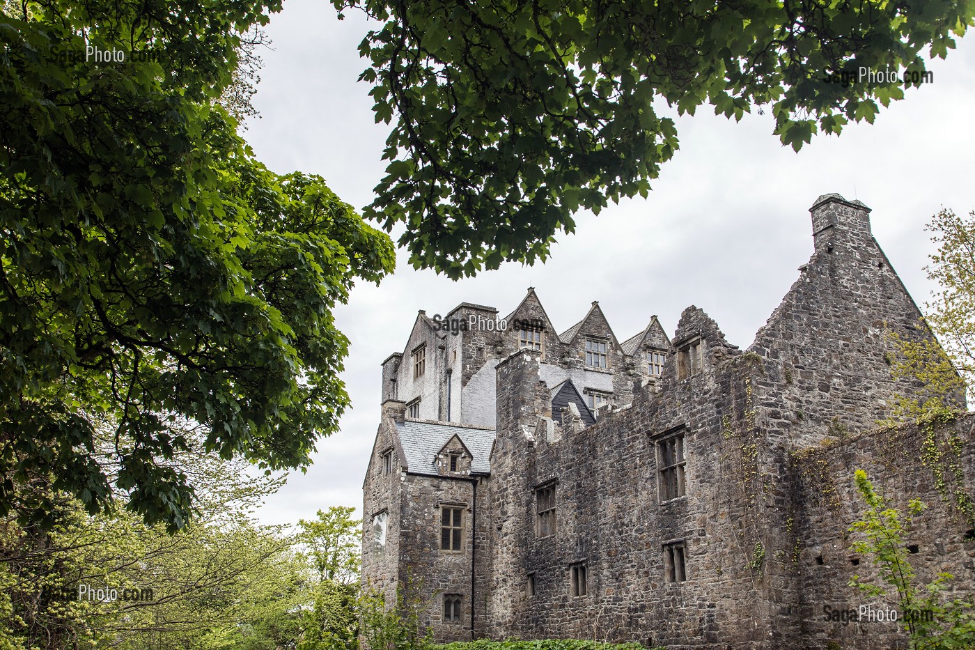 CHATEAU DU XVE SIECLE DE LA VILLE DE DONEGAL, COMTE DE DONEGAL, IRLANDE 